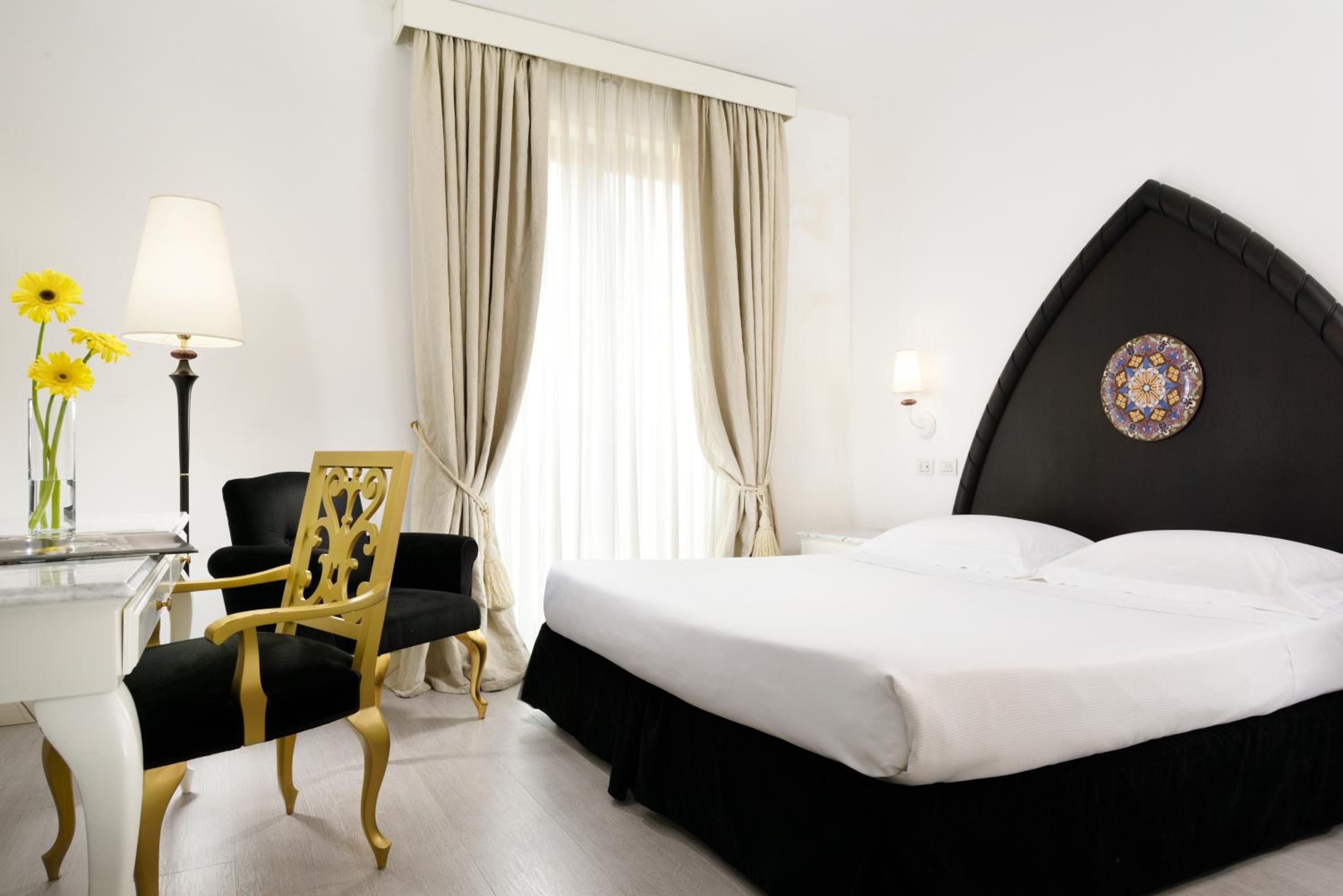 Superior Double Room - Photo 1