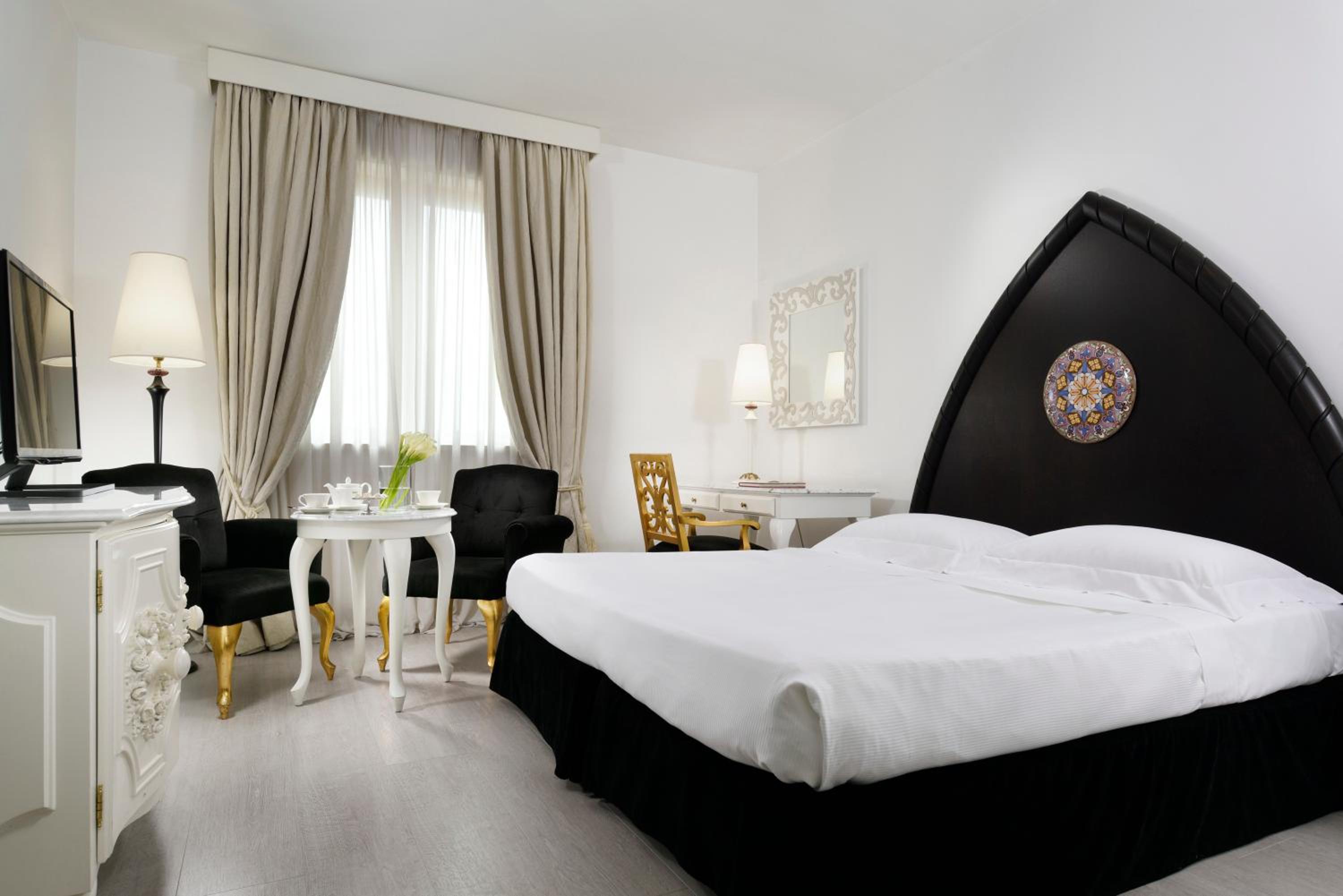 Deluxe Double Room - Photo 3