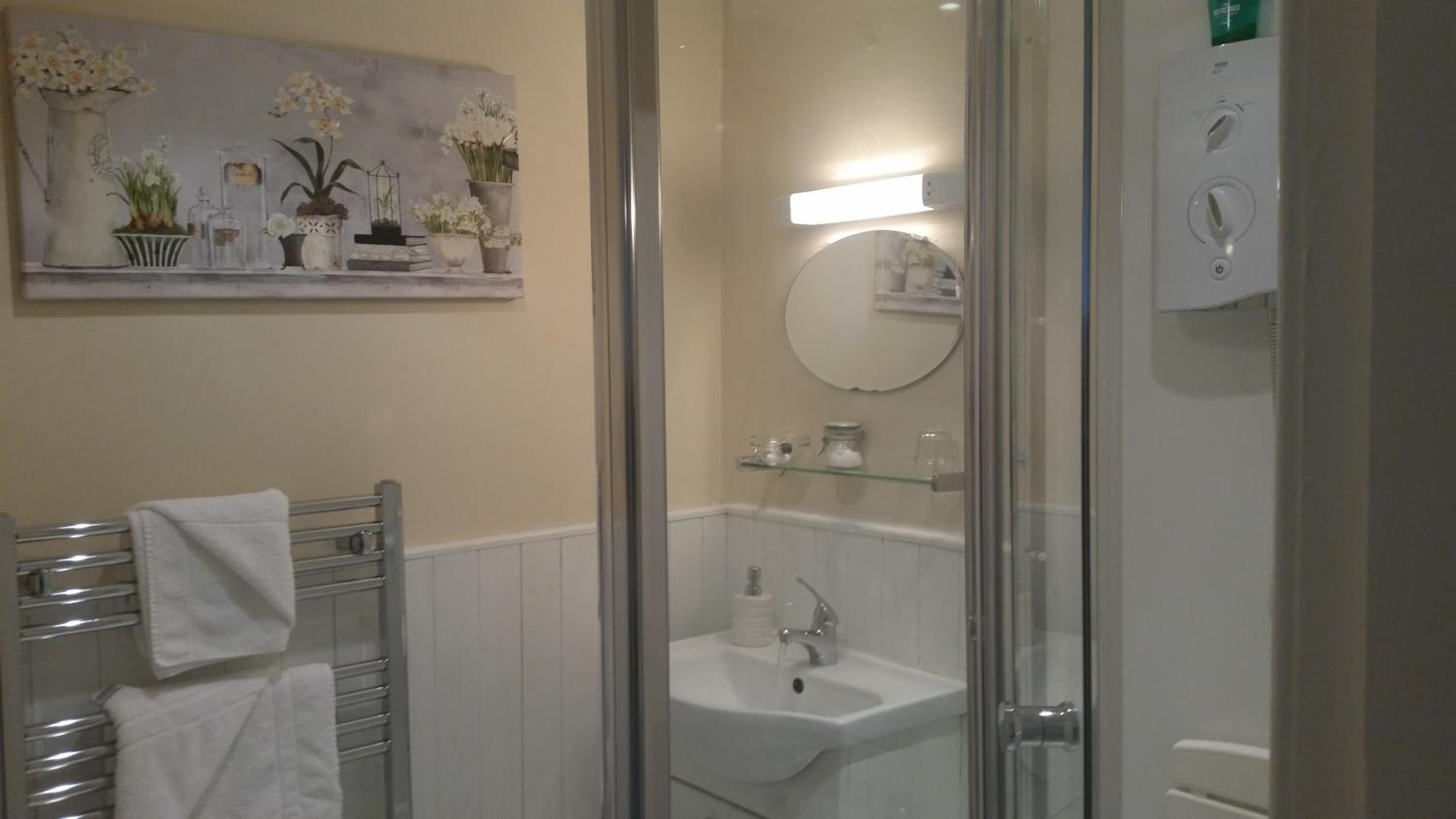 Double Room with Private Bathroom - Photo 8