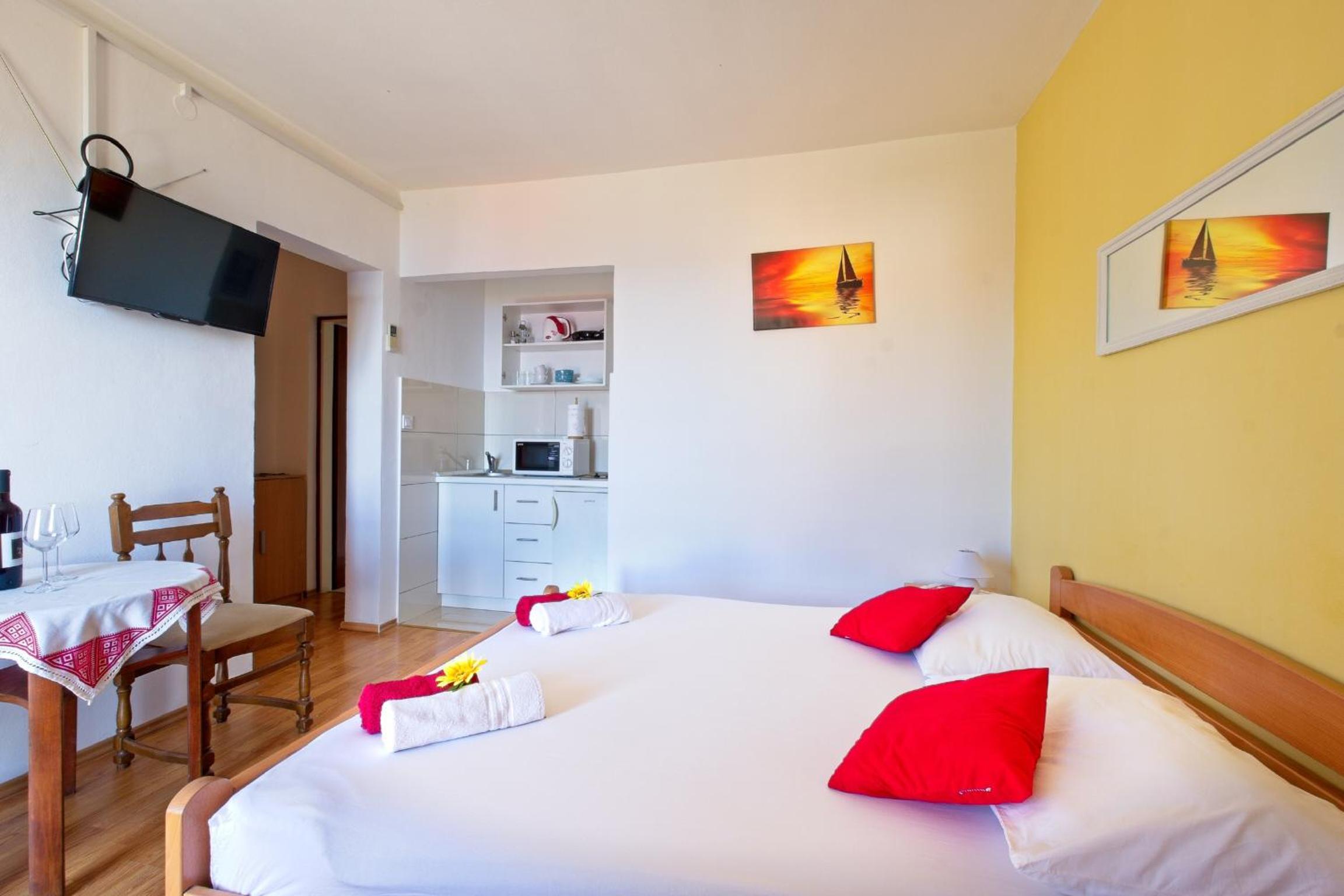 Double Room with Balcony and Sea View