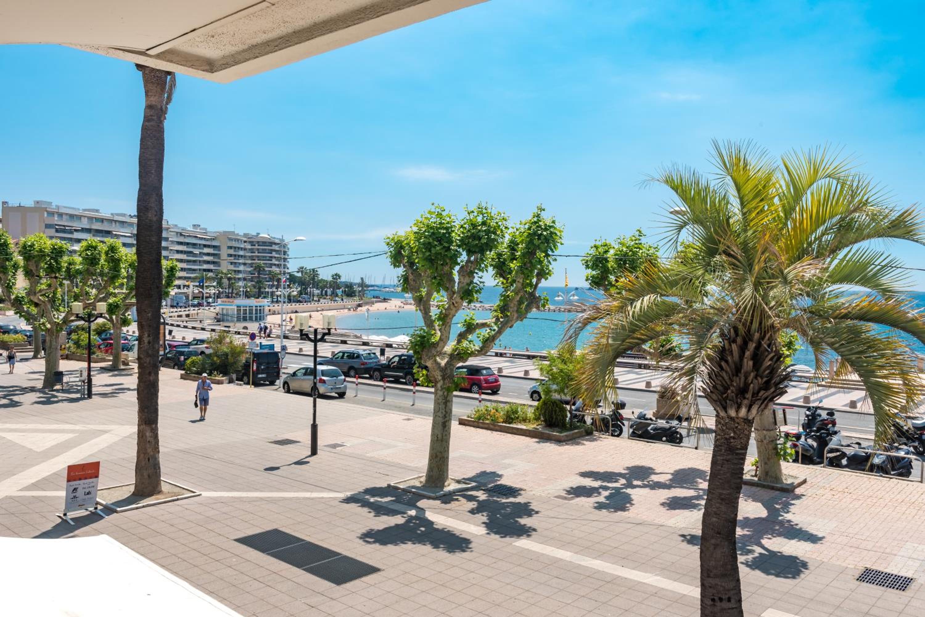 Superior Double Room with Sea View - Photo 12