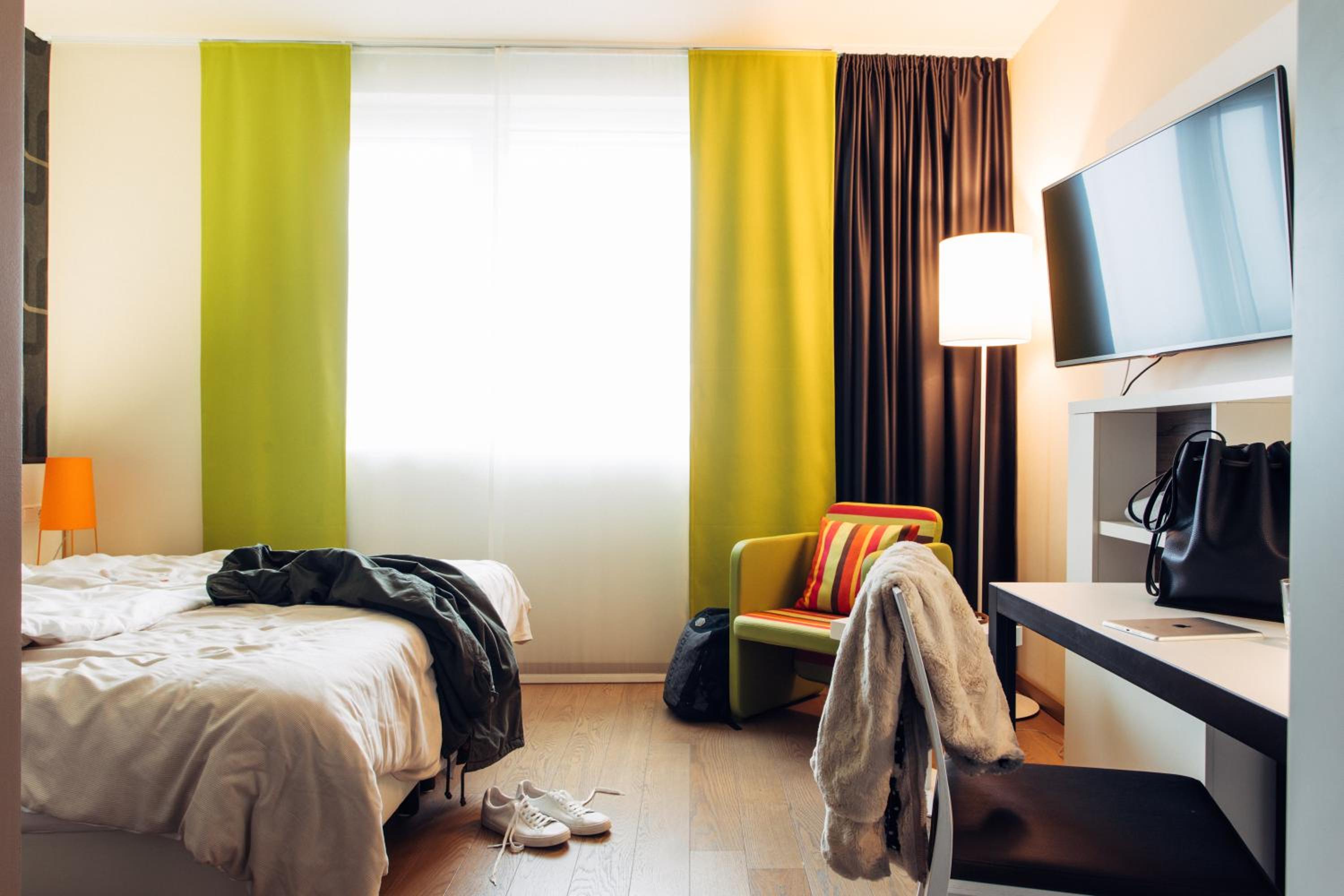 Standard Double or Twin Room thumbnail 5