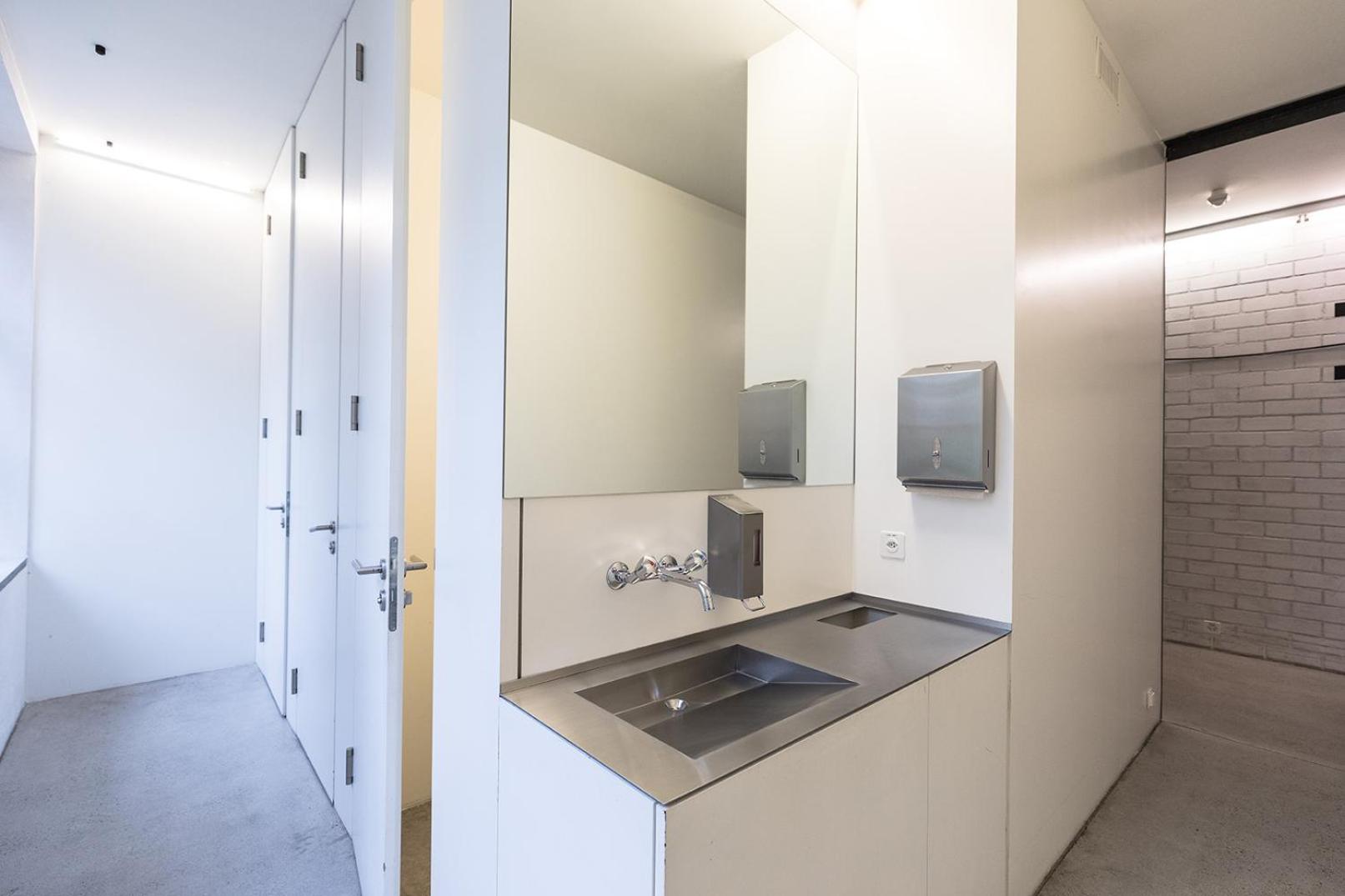 Quadruple Room with Shared Bathroom photo 2