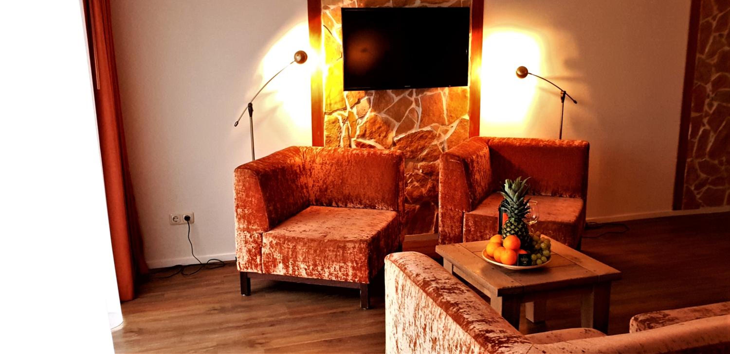 Family Room photo 1