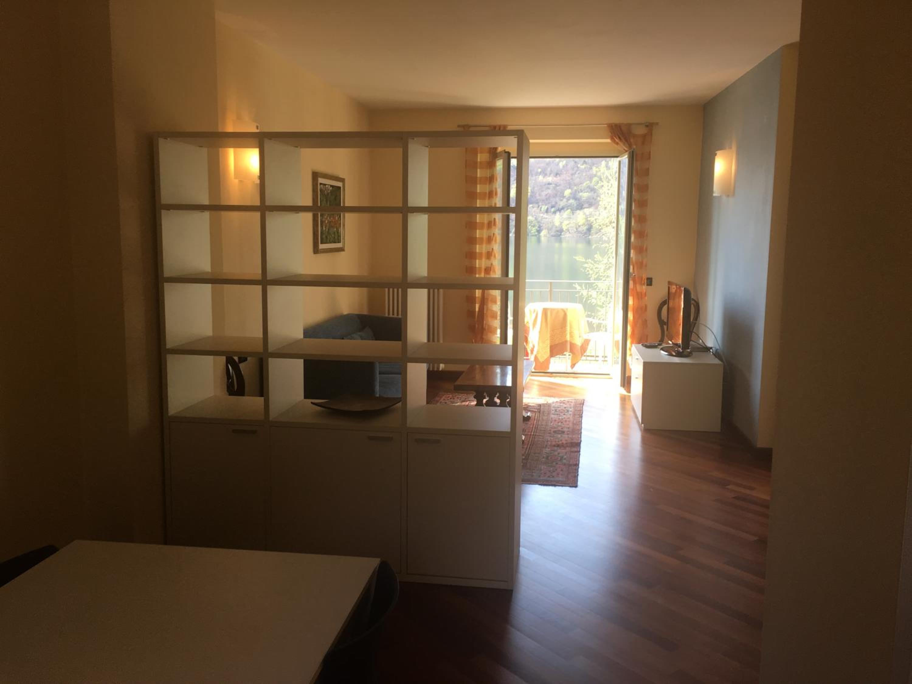 One-Bedroom Apartment with Lake View - Annex - Photo 1