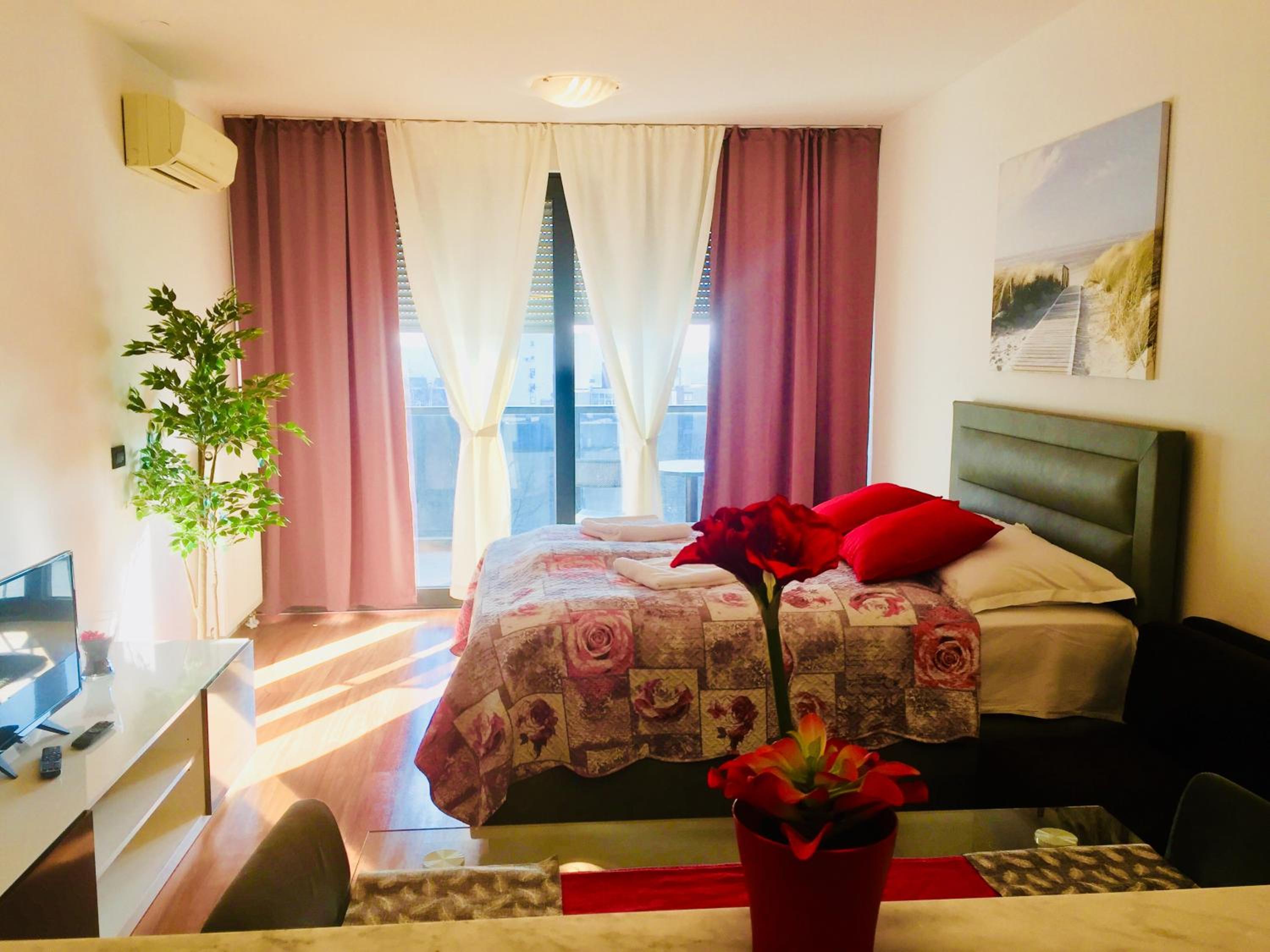 Studio Apartment - Photo 12