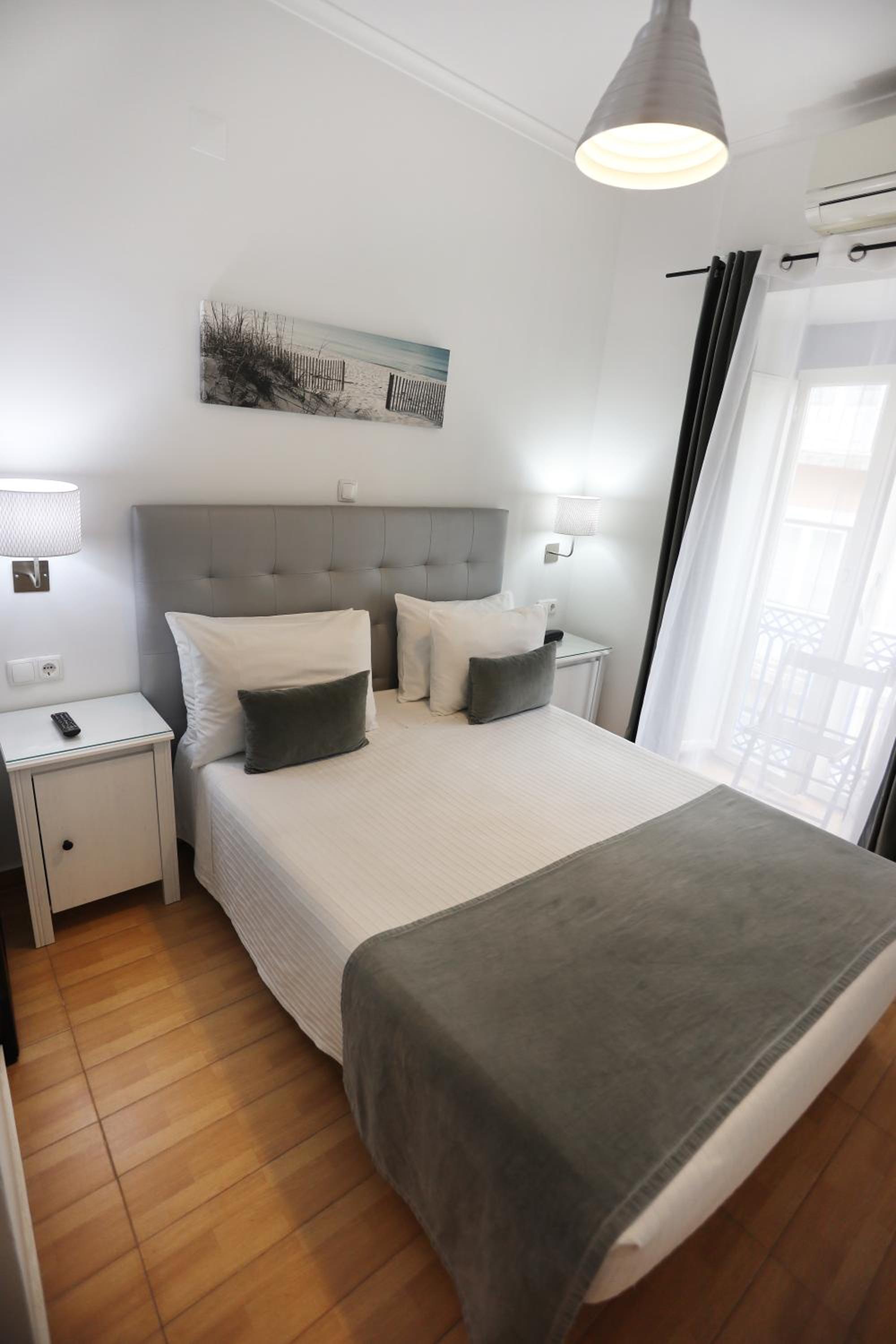 Standard Double Room - Photo 6