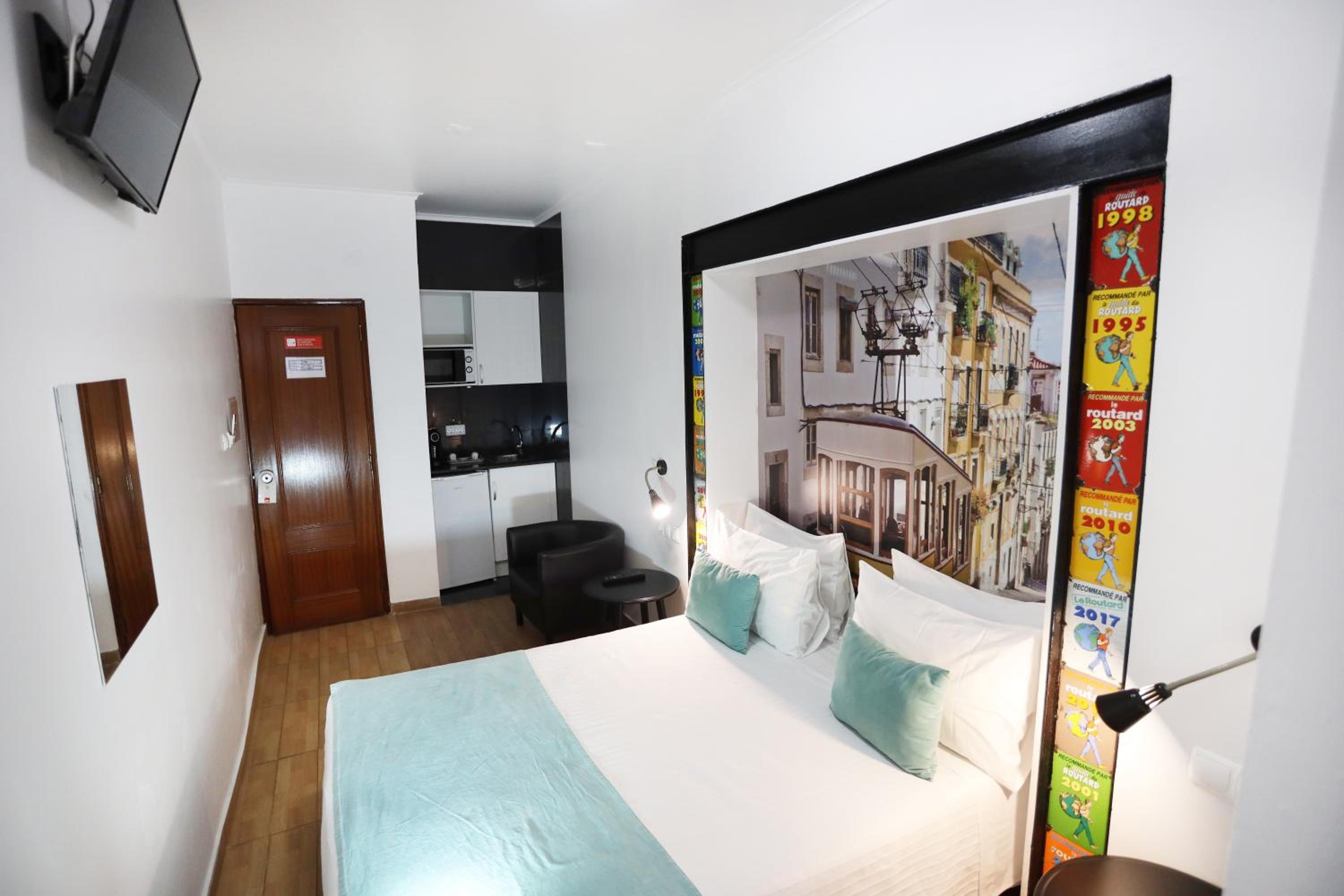 Standard Double Room - Photo 4