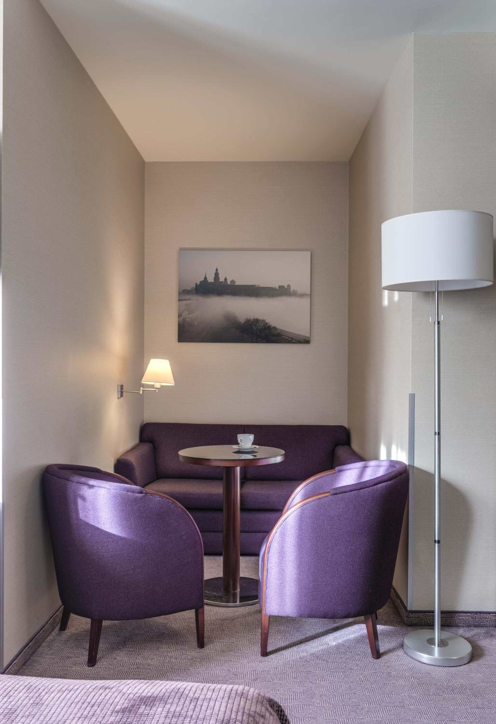 Family Room - Photo 3