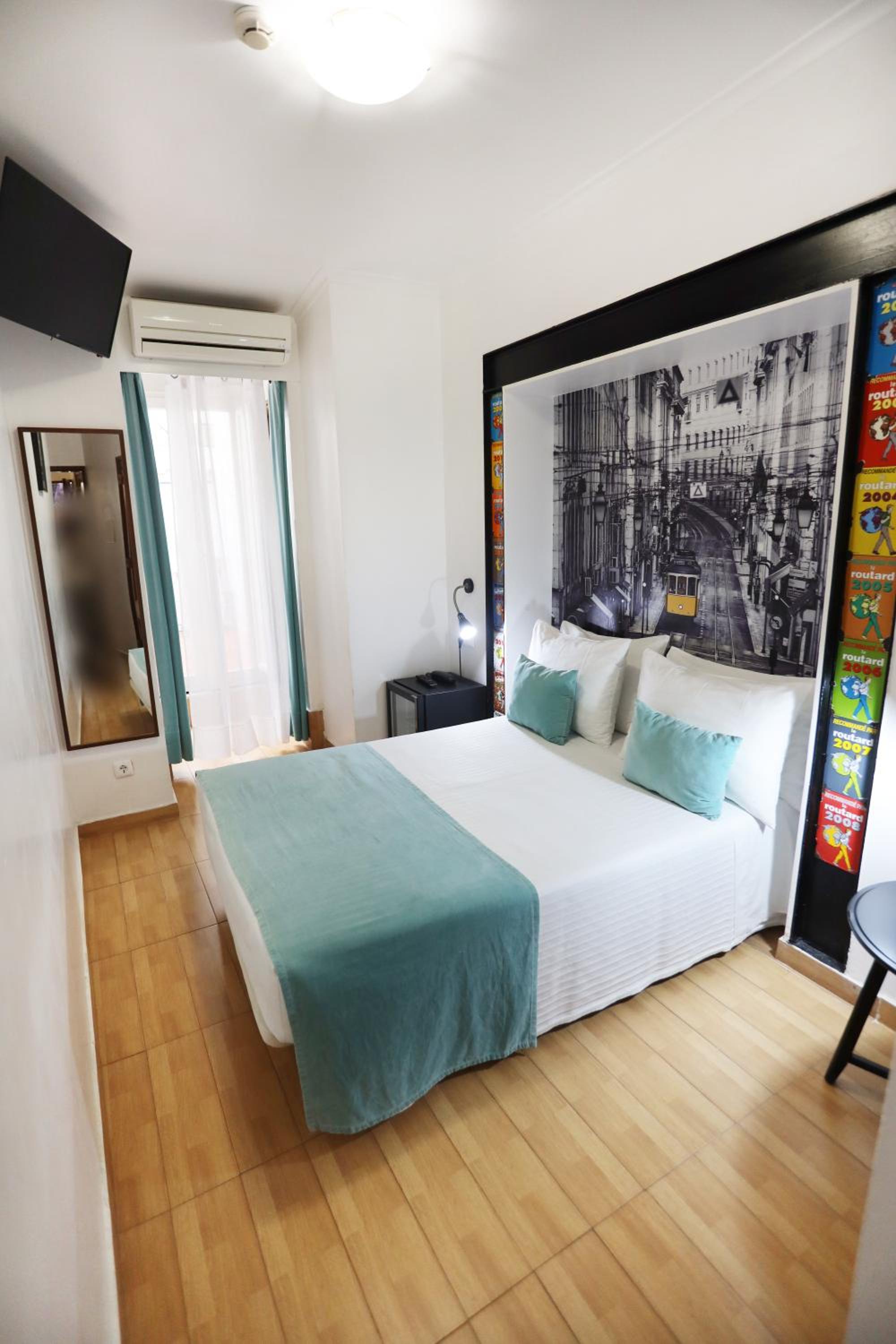 Standard Double Room - Photo 3