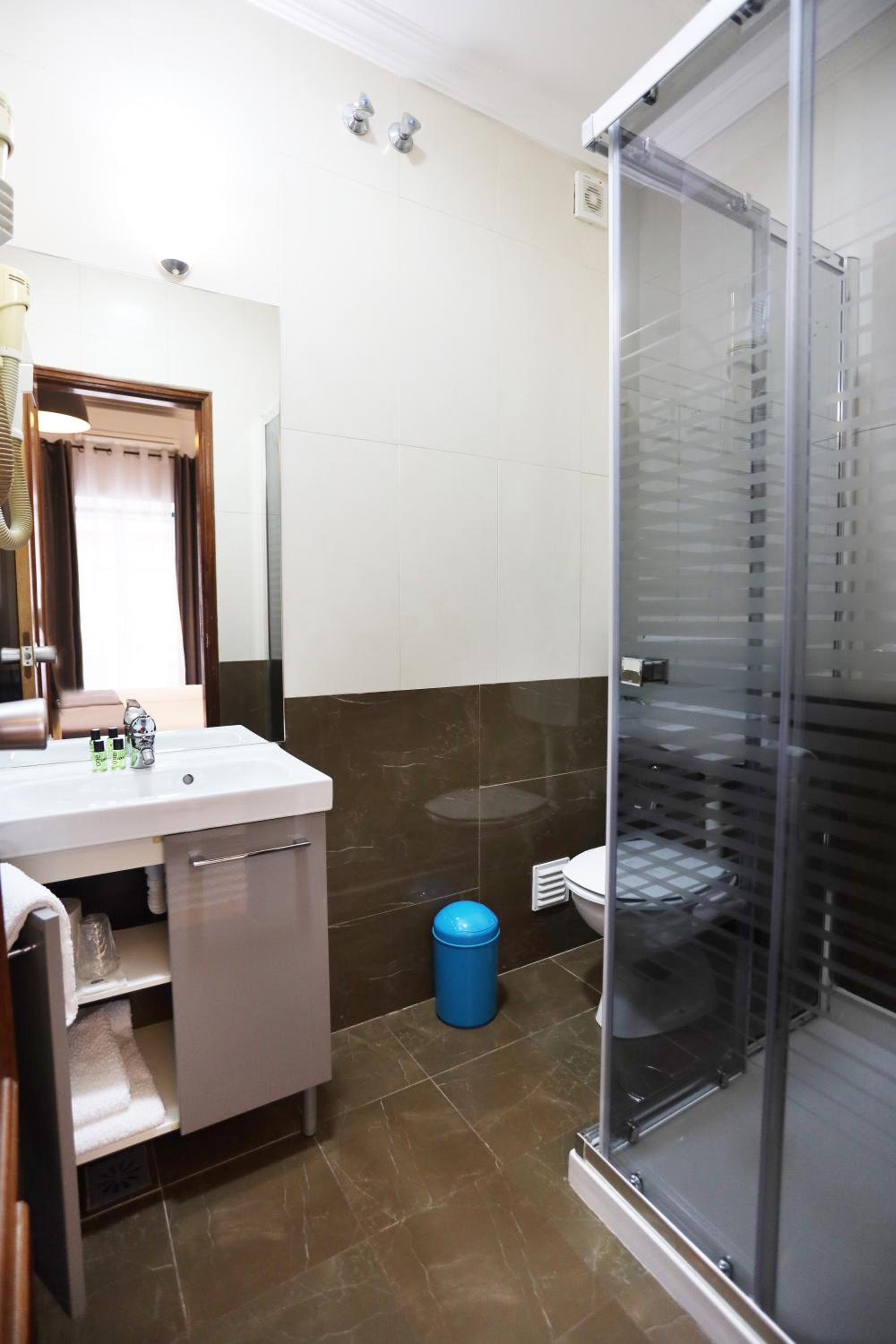 Superior Double or Twin Room - Photo 2