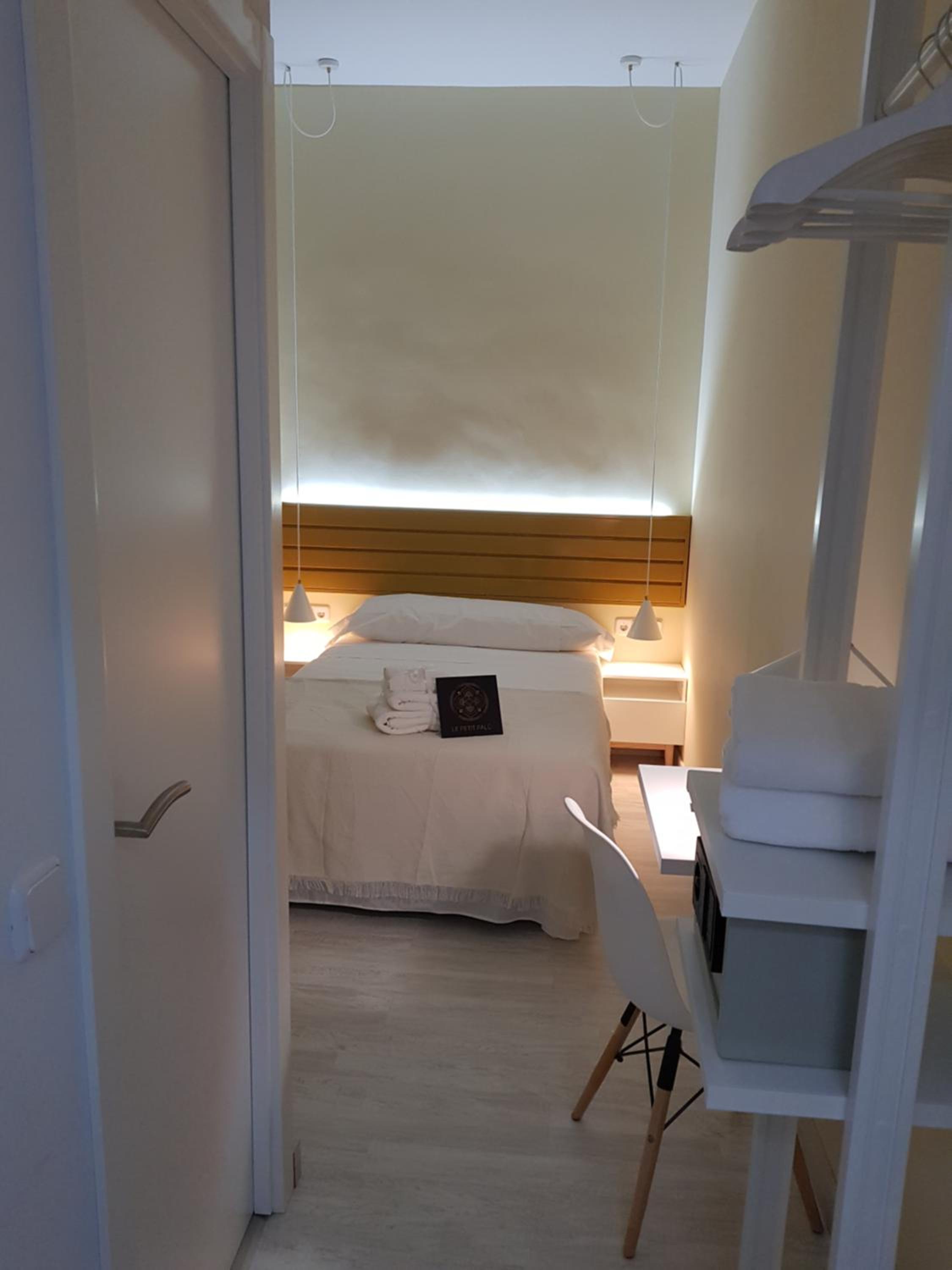 Economy Double Room photo 2