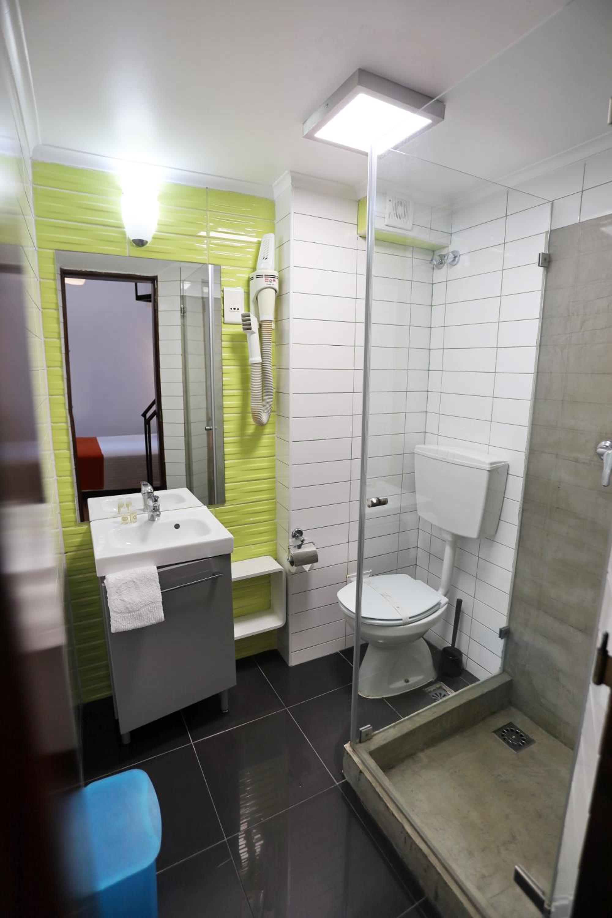 Standard Double Room - Photo 22