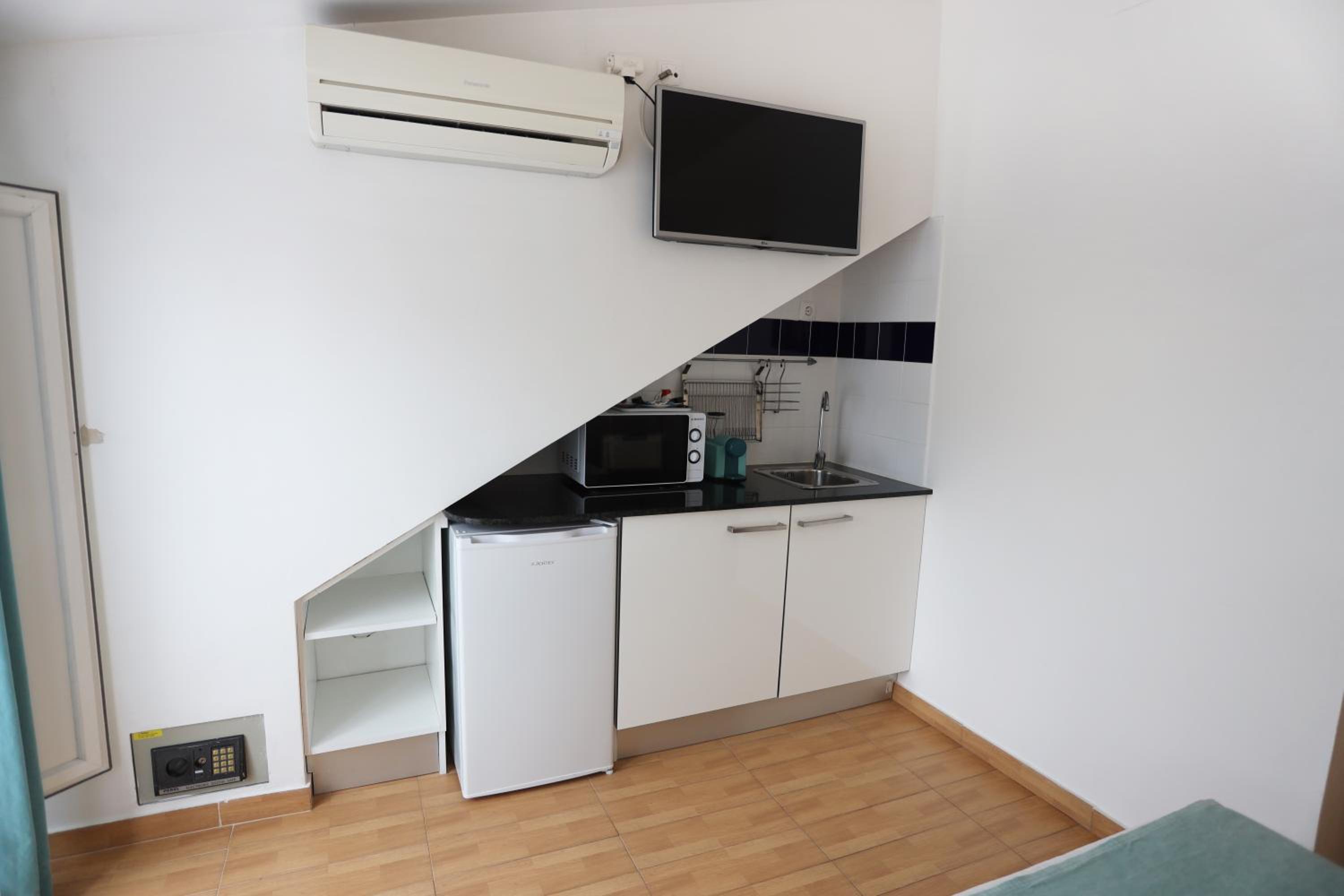 Superior Double or Twin Room - Photo 24