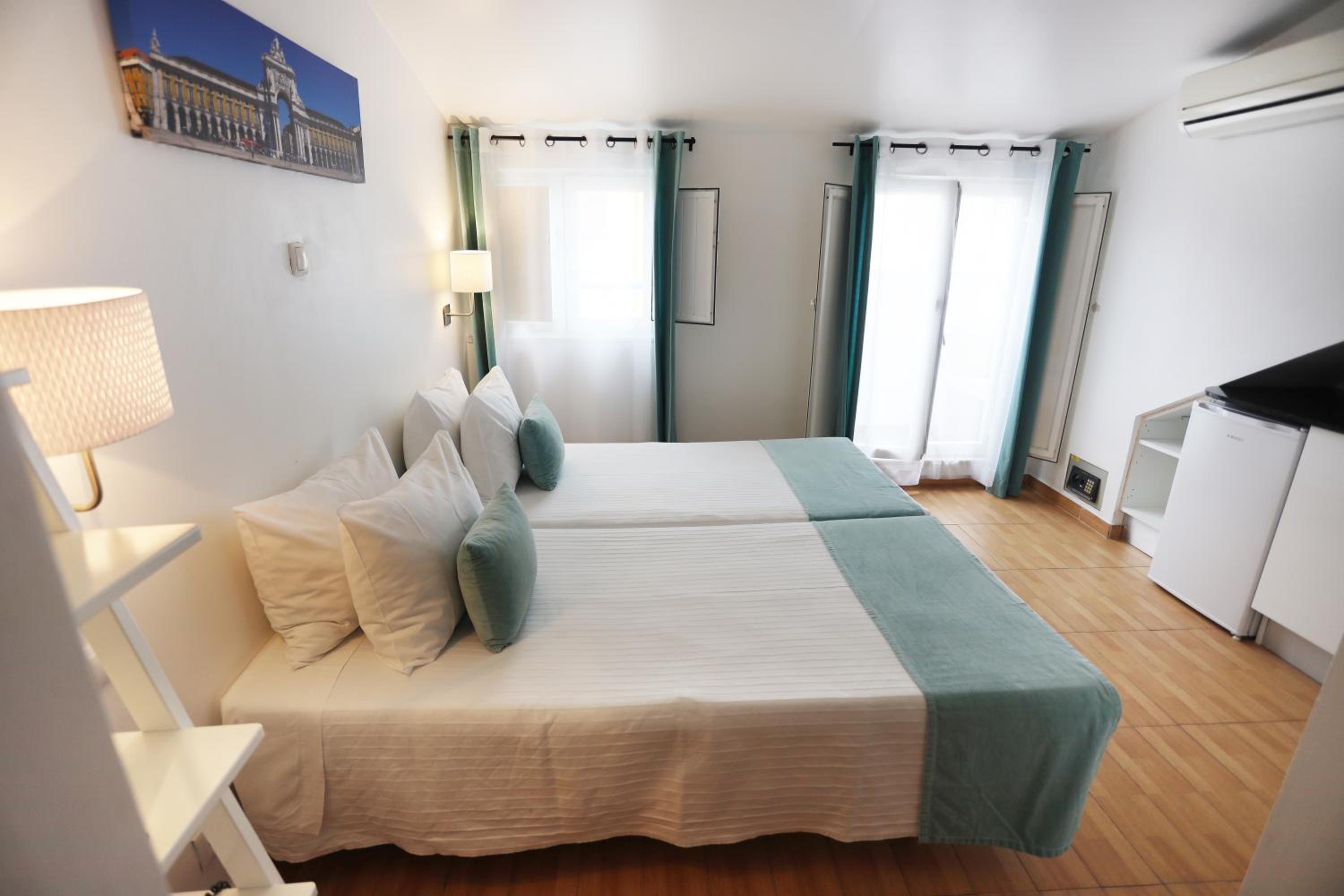 Superior Double or Twin Room - Photo 23
