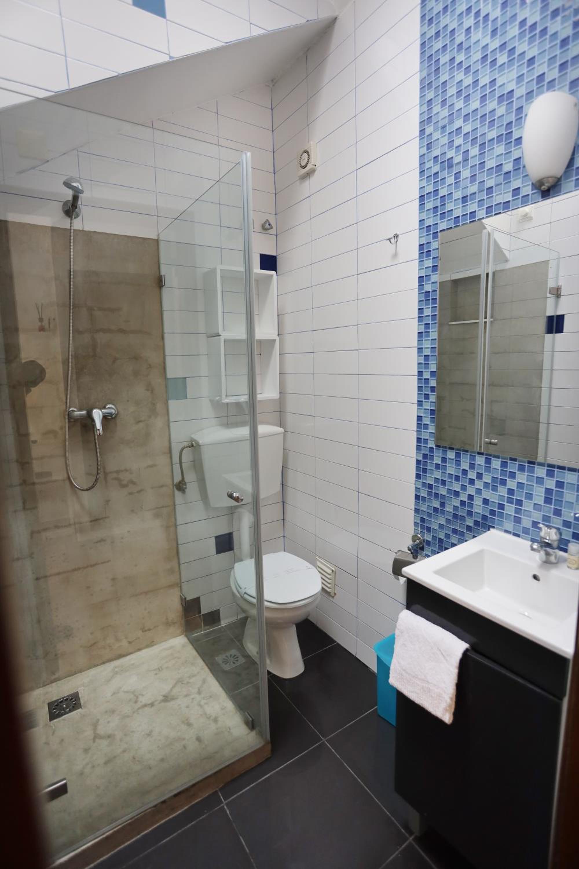 Superior Double or Twin Room - Photo 22
