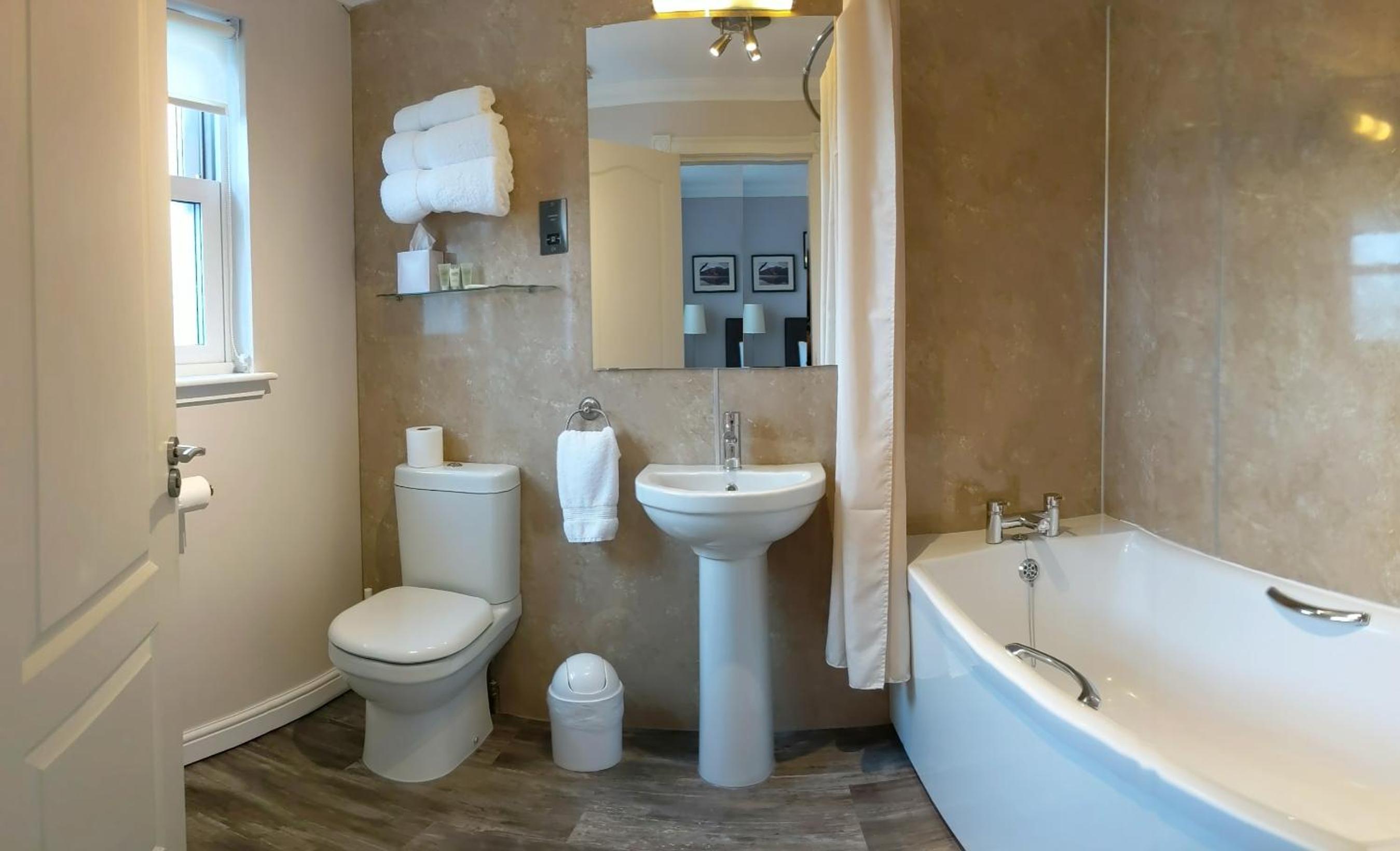 Superior Twin Room - Photo 2