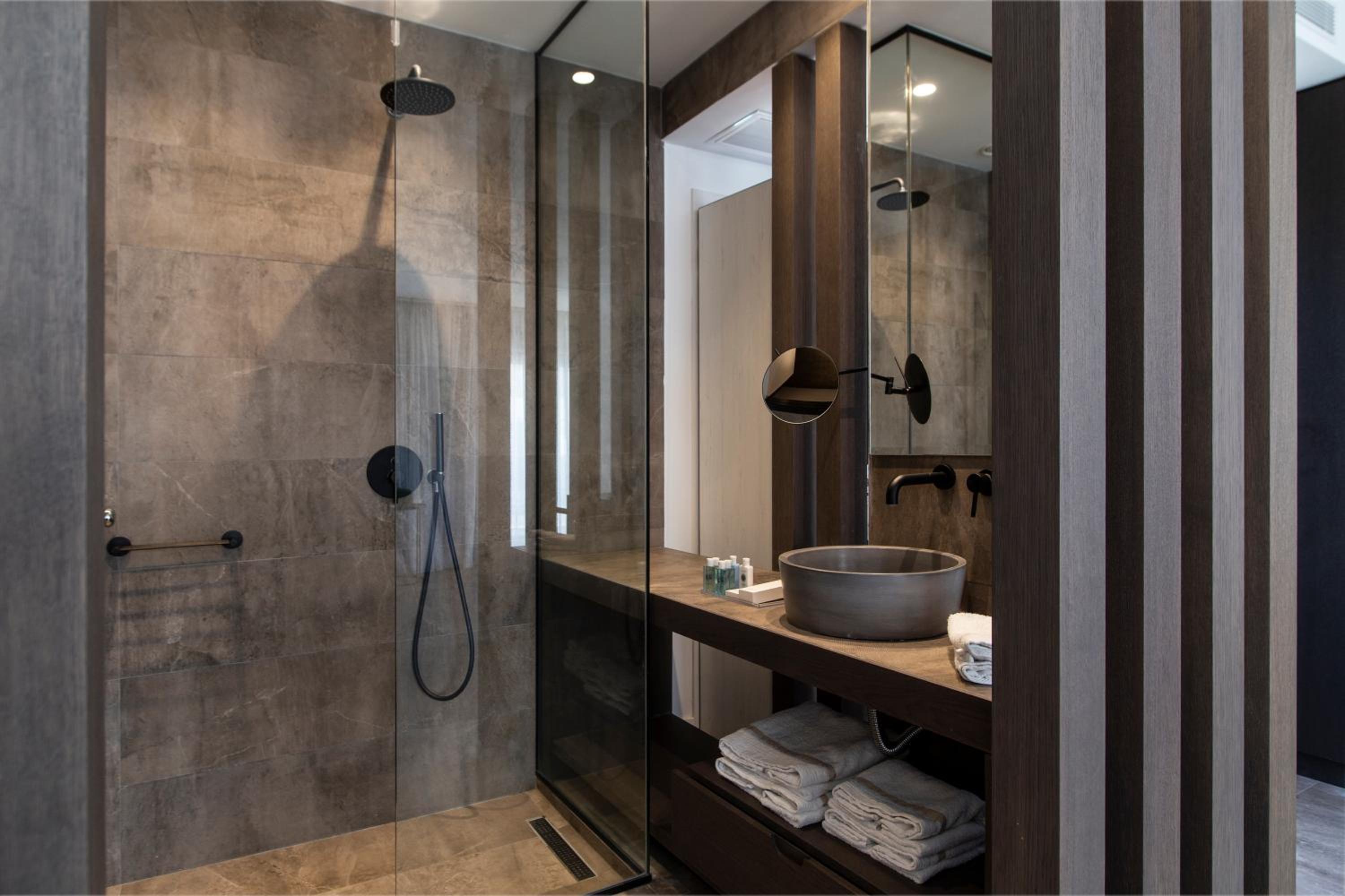 Deluxe Suite with Sharing Pool photo 3