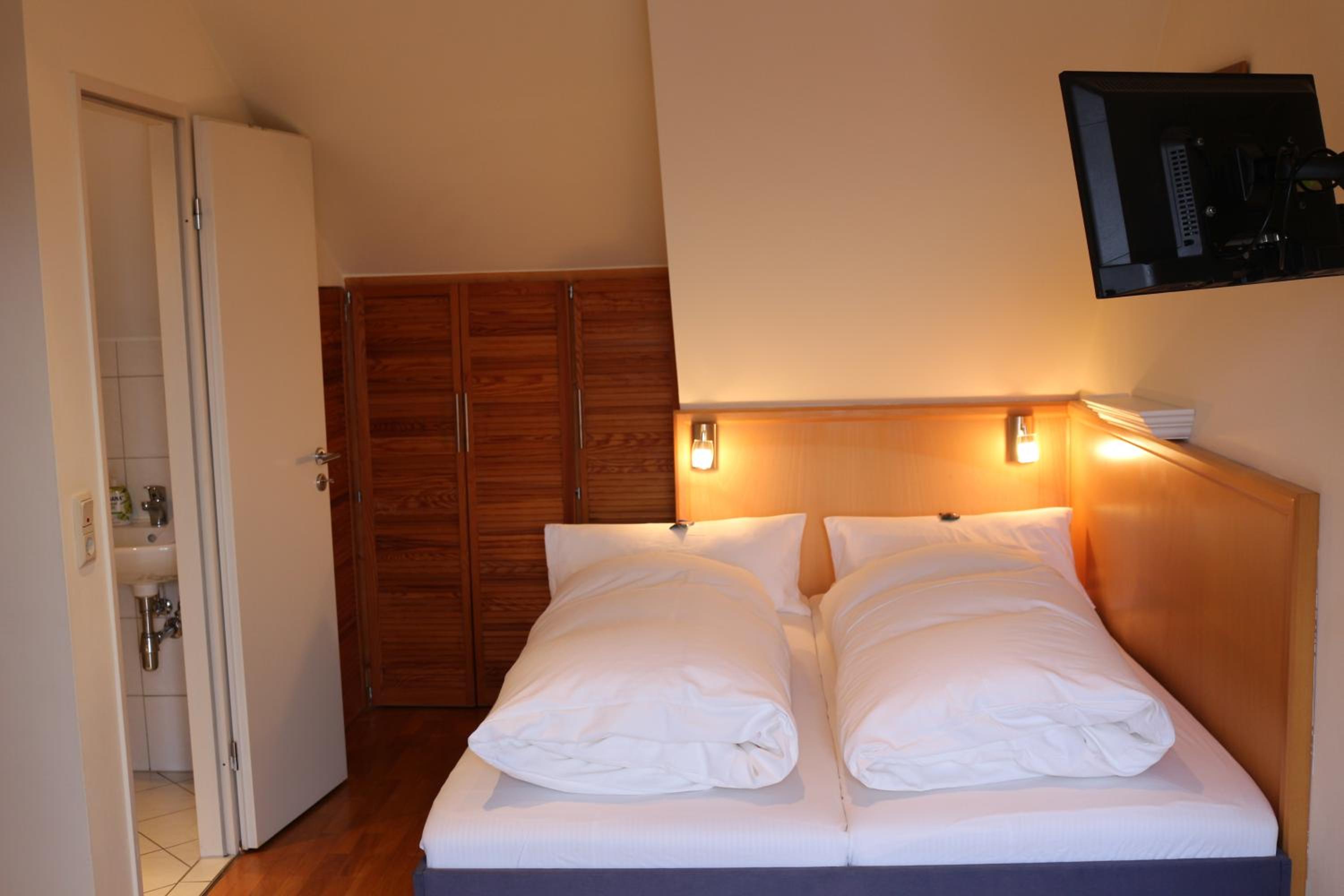 Double Room with Balcony photo 2