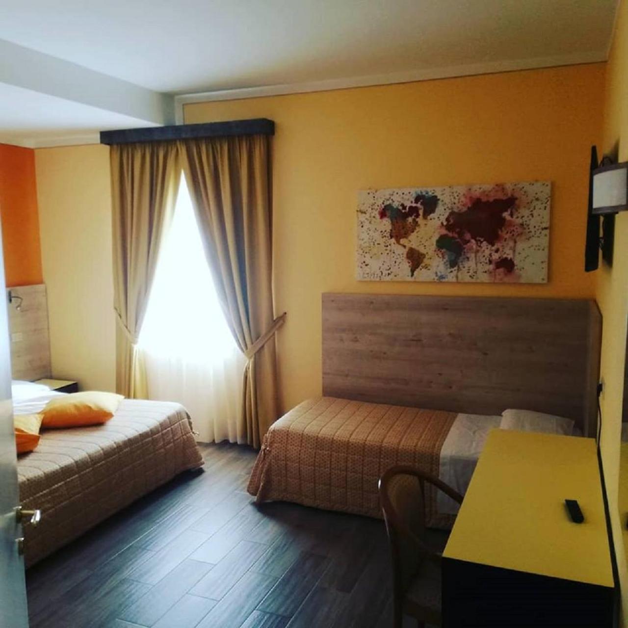Deluxe Triple Room - Photo 3