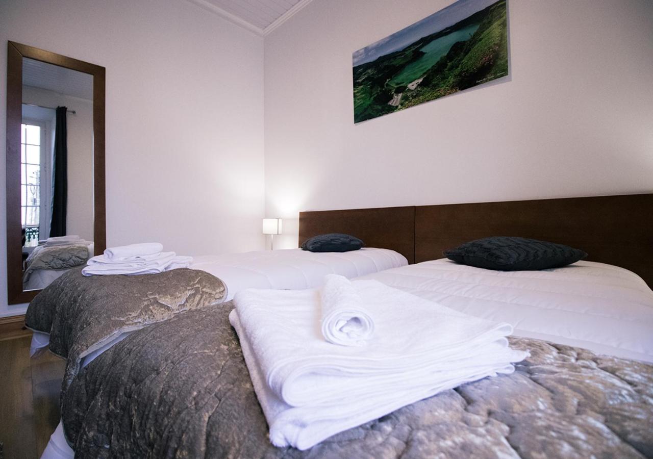 Double or Twin Room with Shared Bathroom photo 1