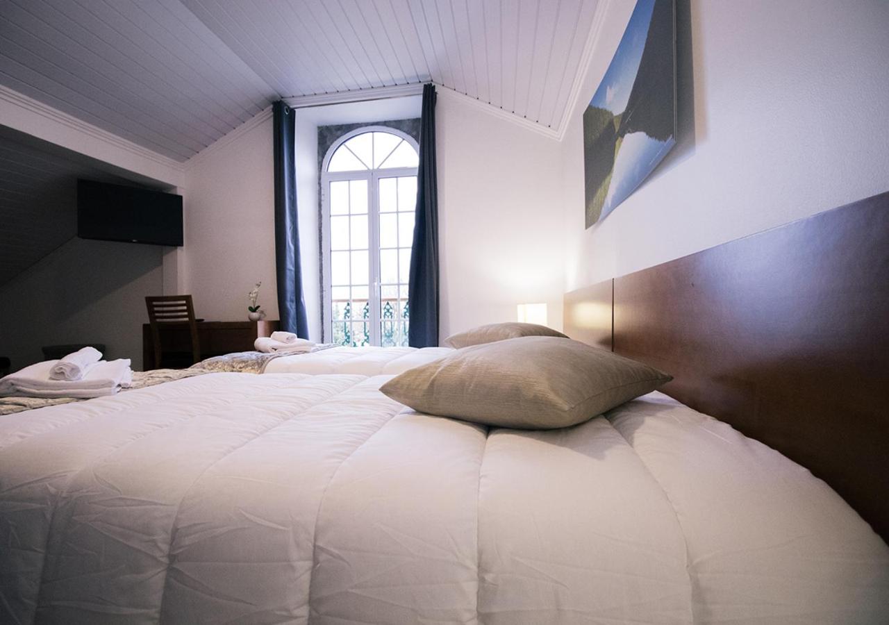 Basic Triple Room with Shared Bathroom photo 3