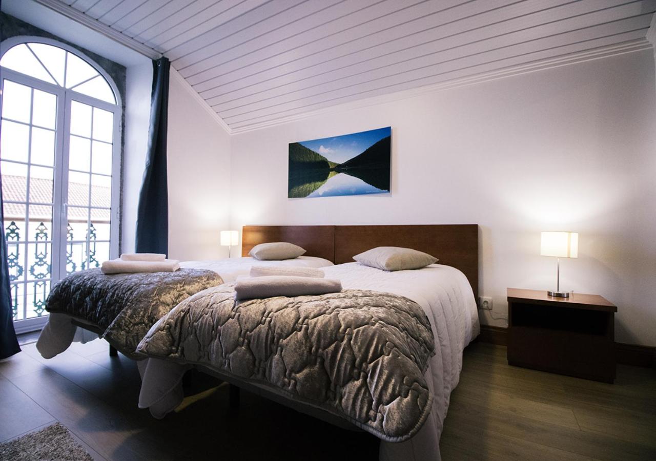 Basic Triple Room with Shared Bathroom photo 2