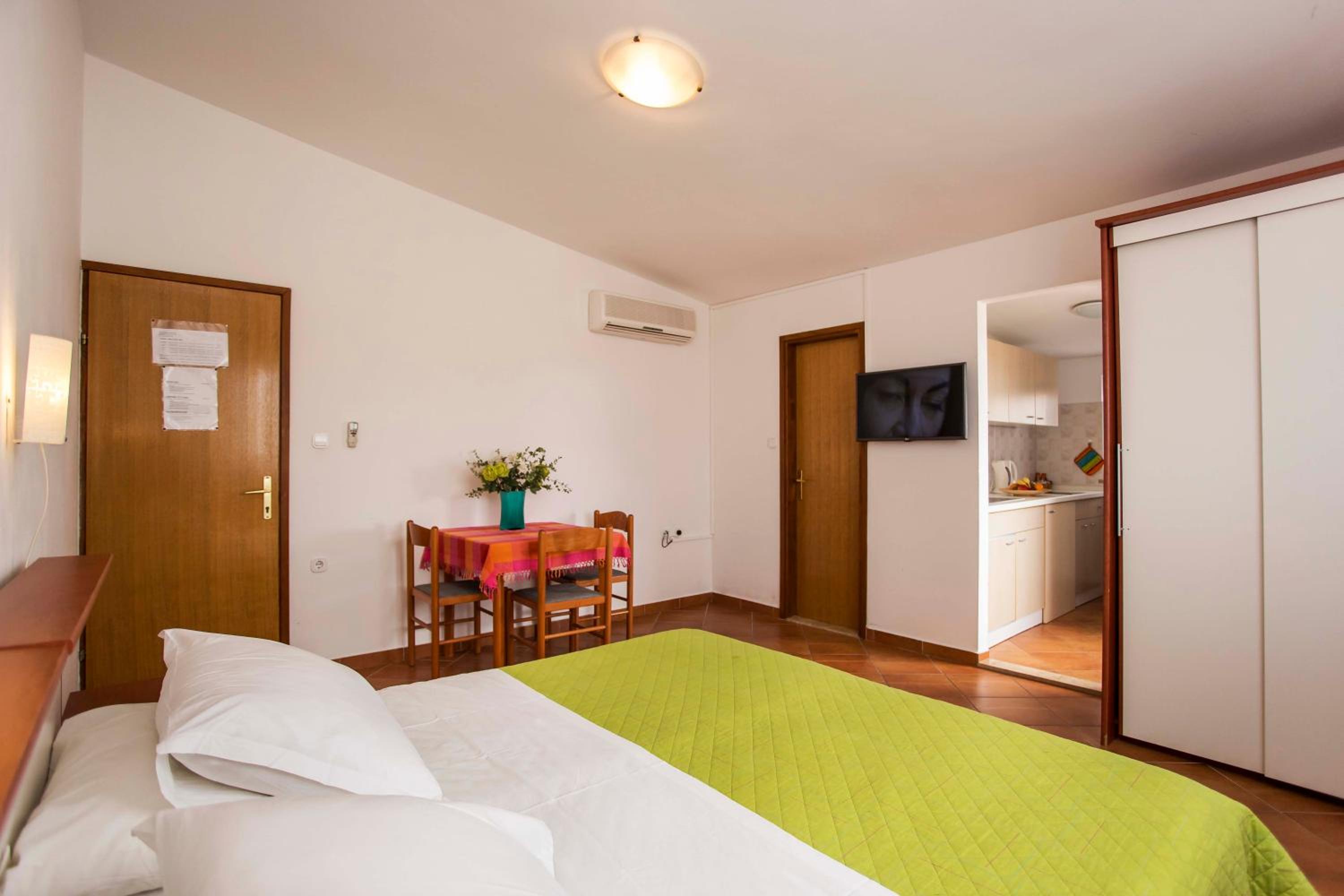 Studio with Balcony (2 Adults)