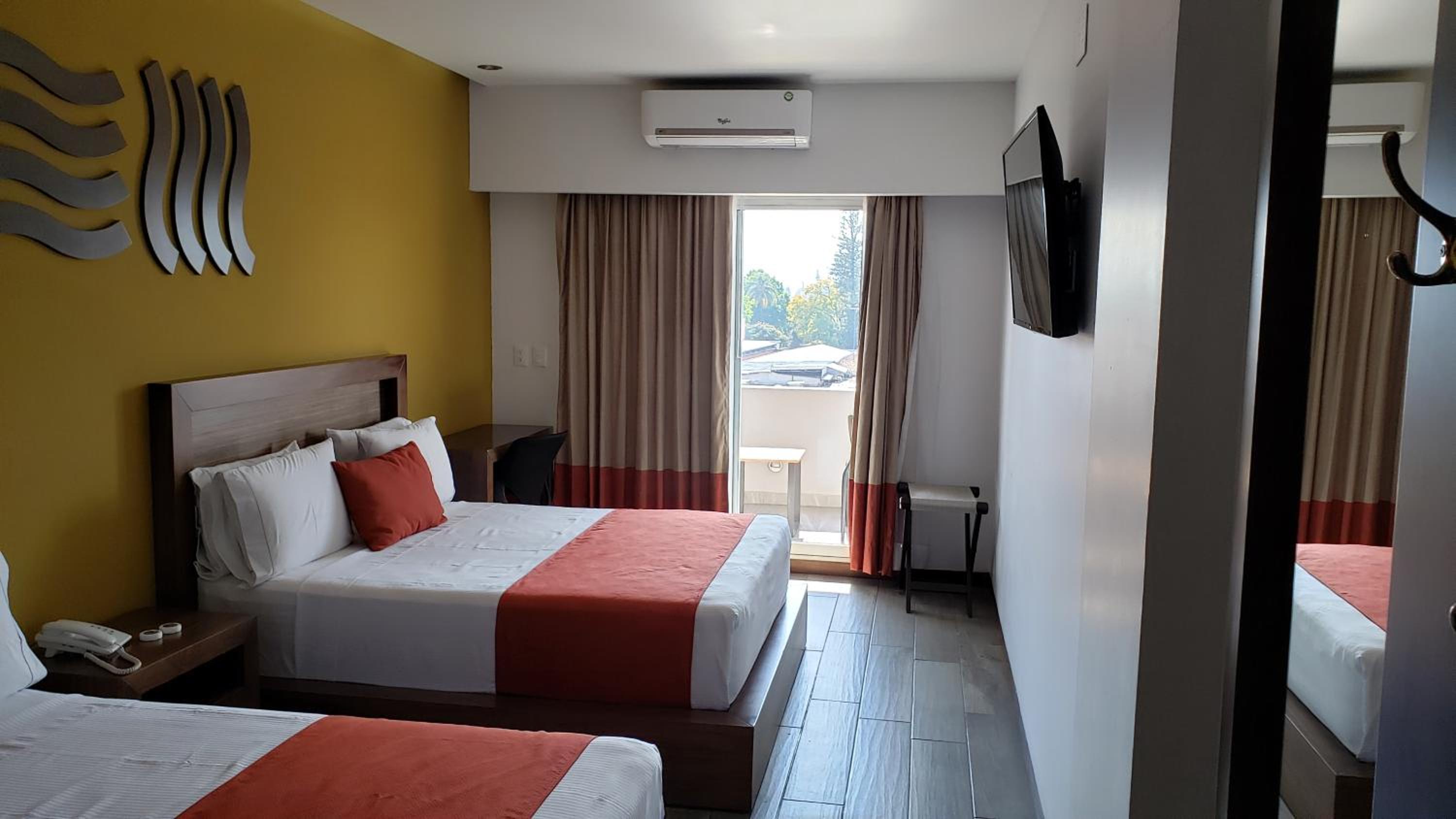 Deluxe Twin Room