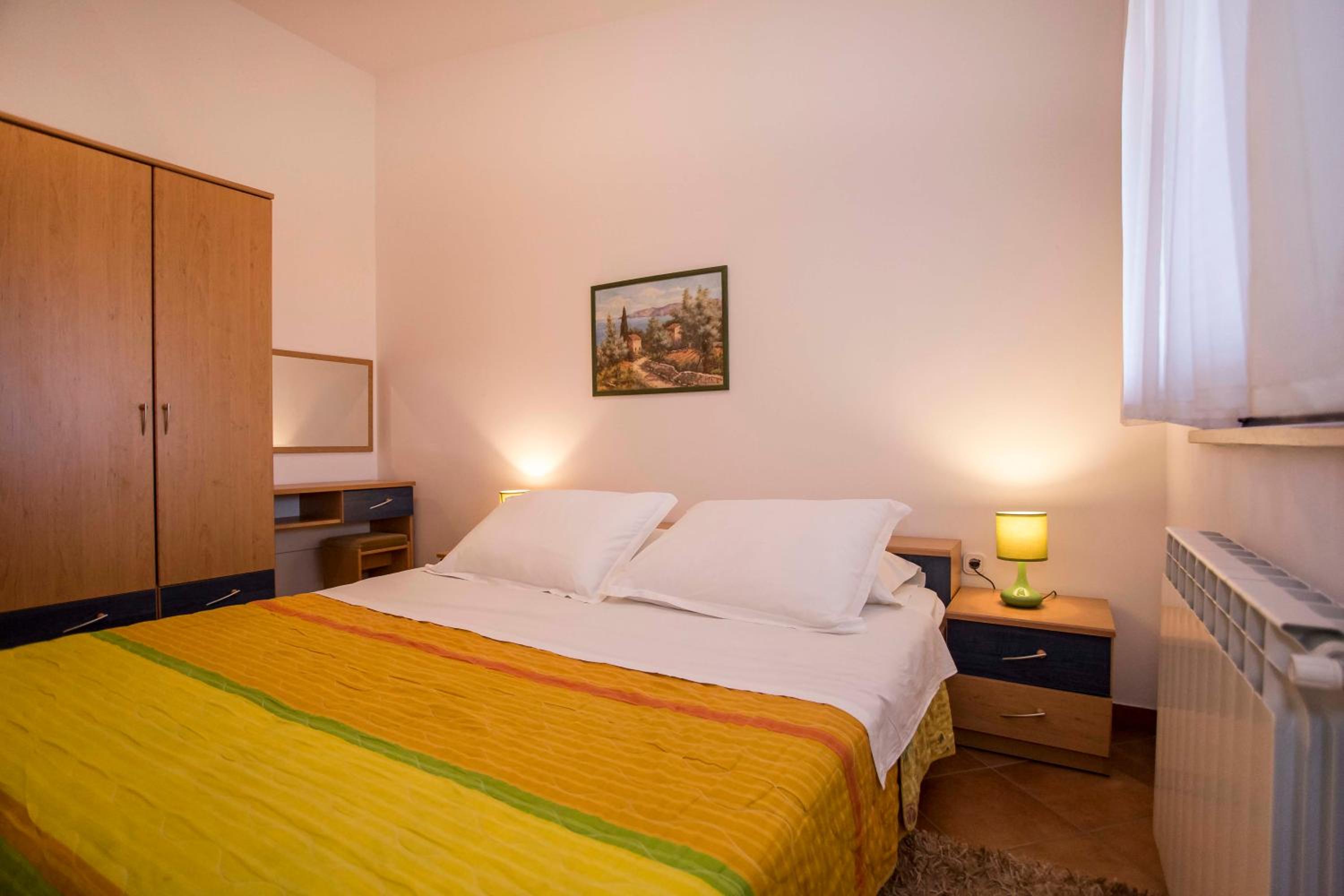 One-Bedroom Apartment (4 Adults)