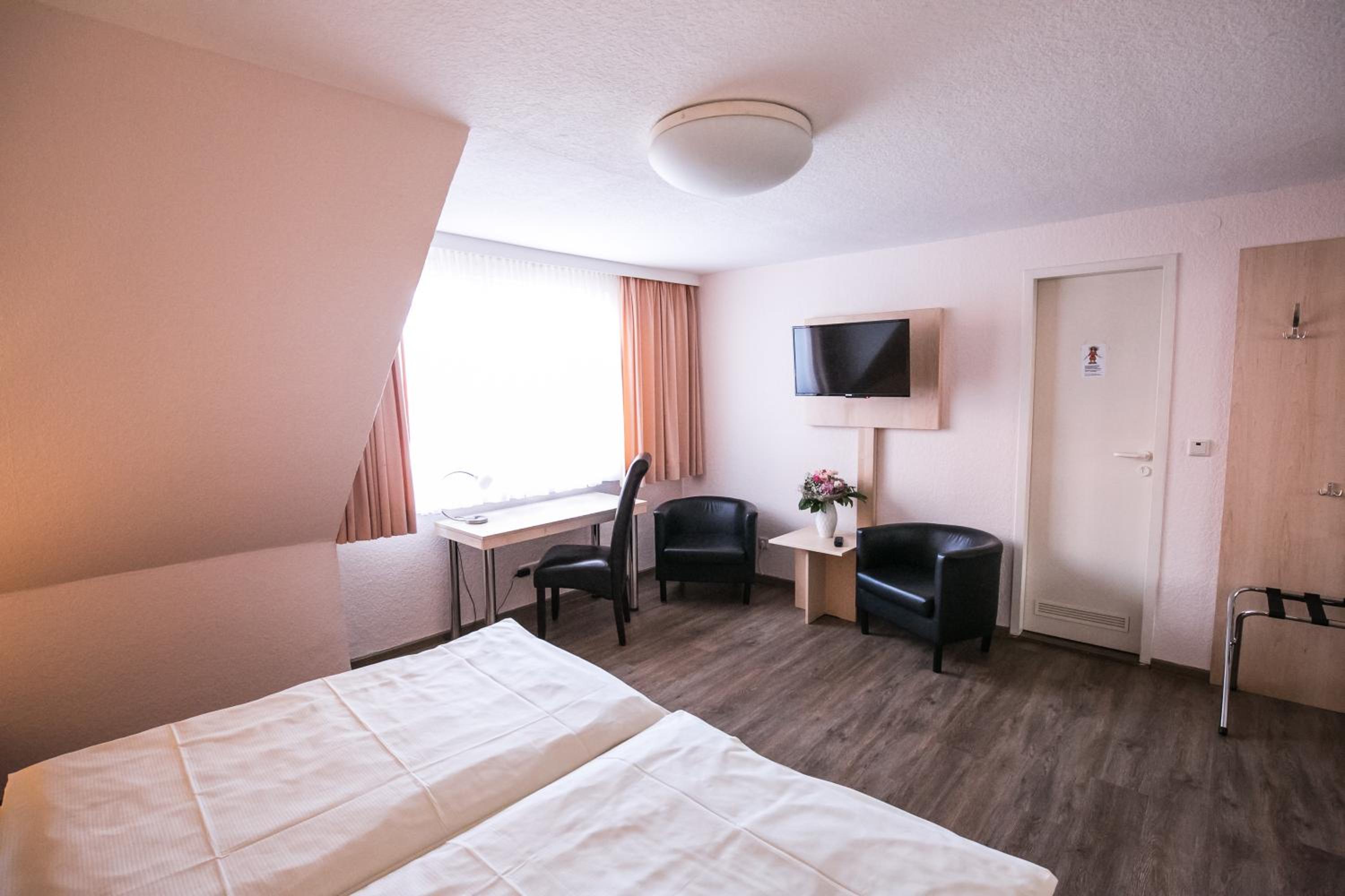 Double Room - Photo 13