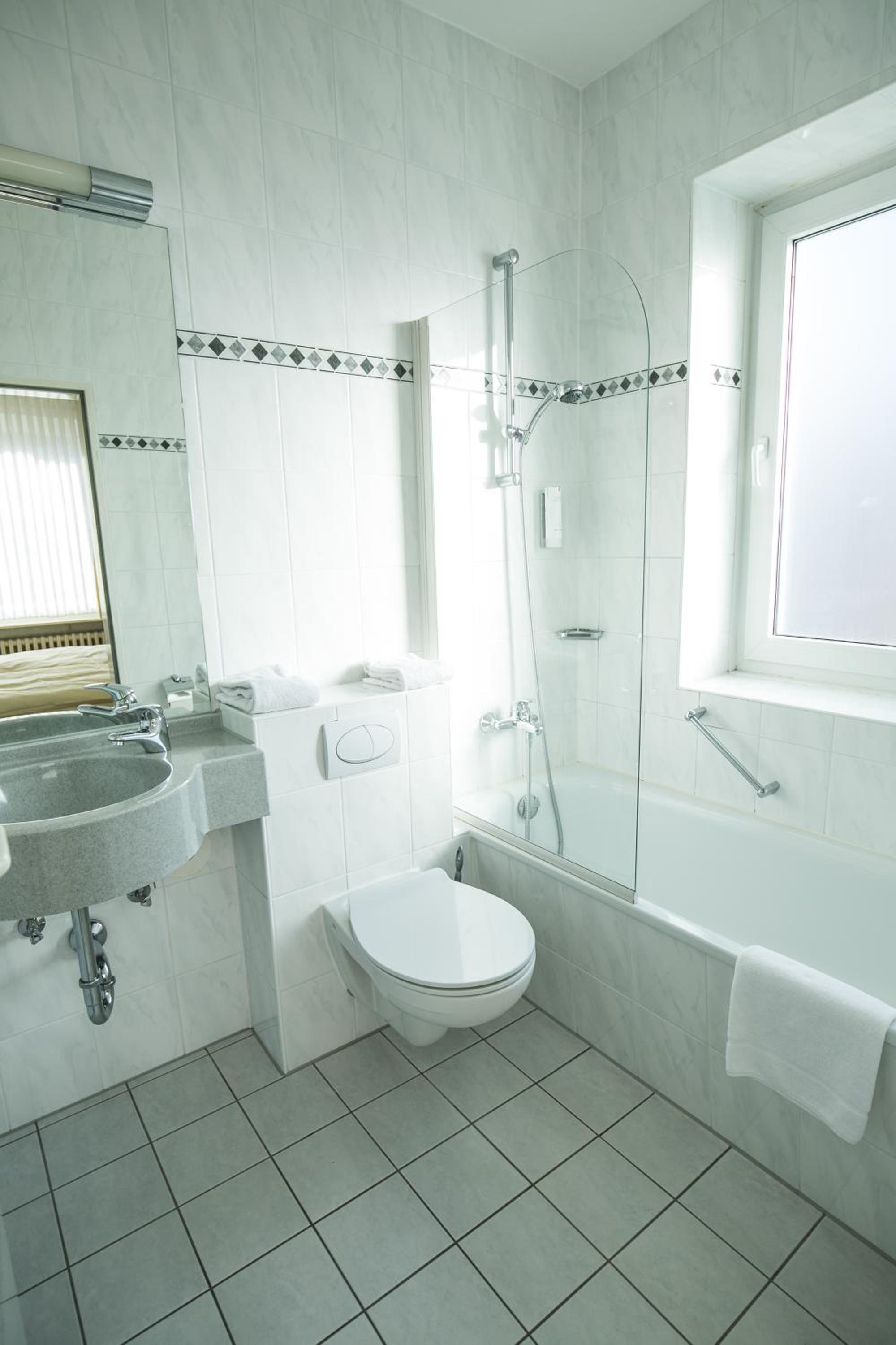 Double Room - Photo 12