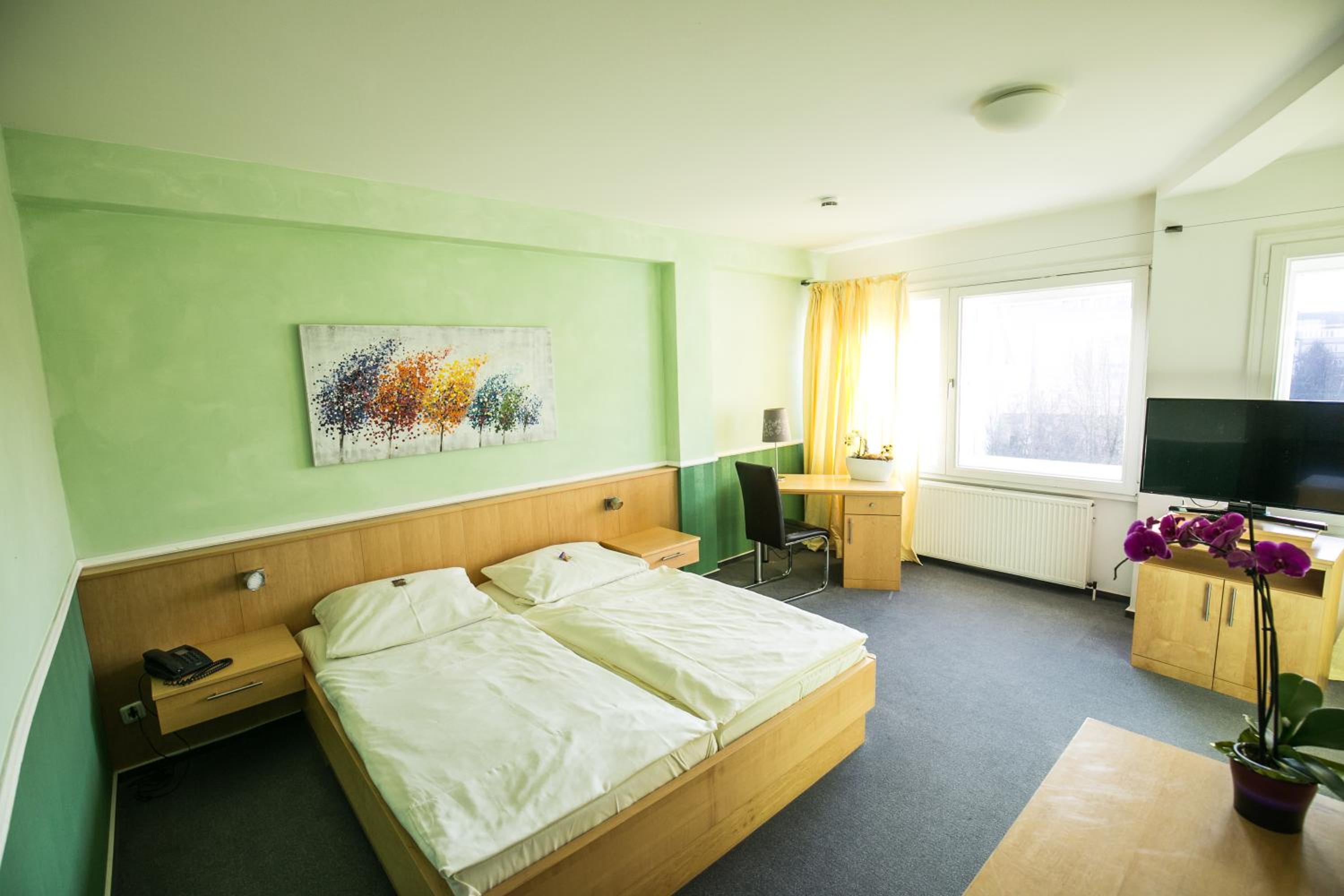 Double Room - Photo 10