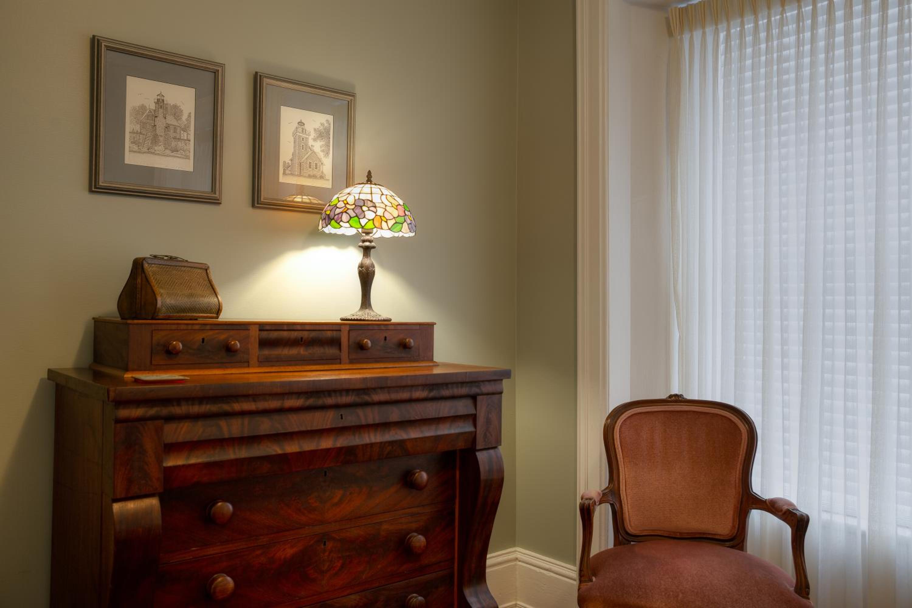 Queen Suite