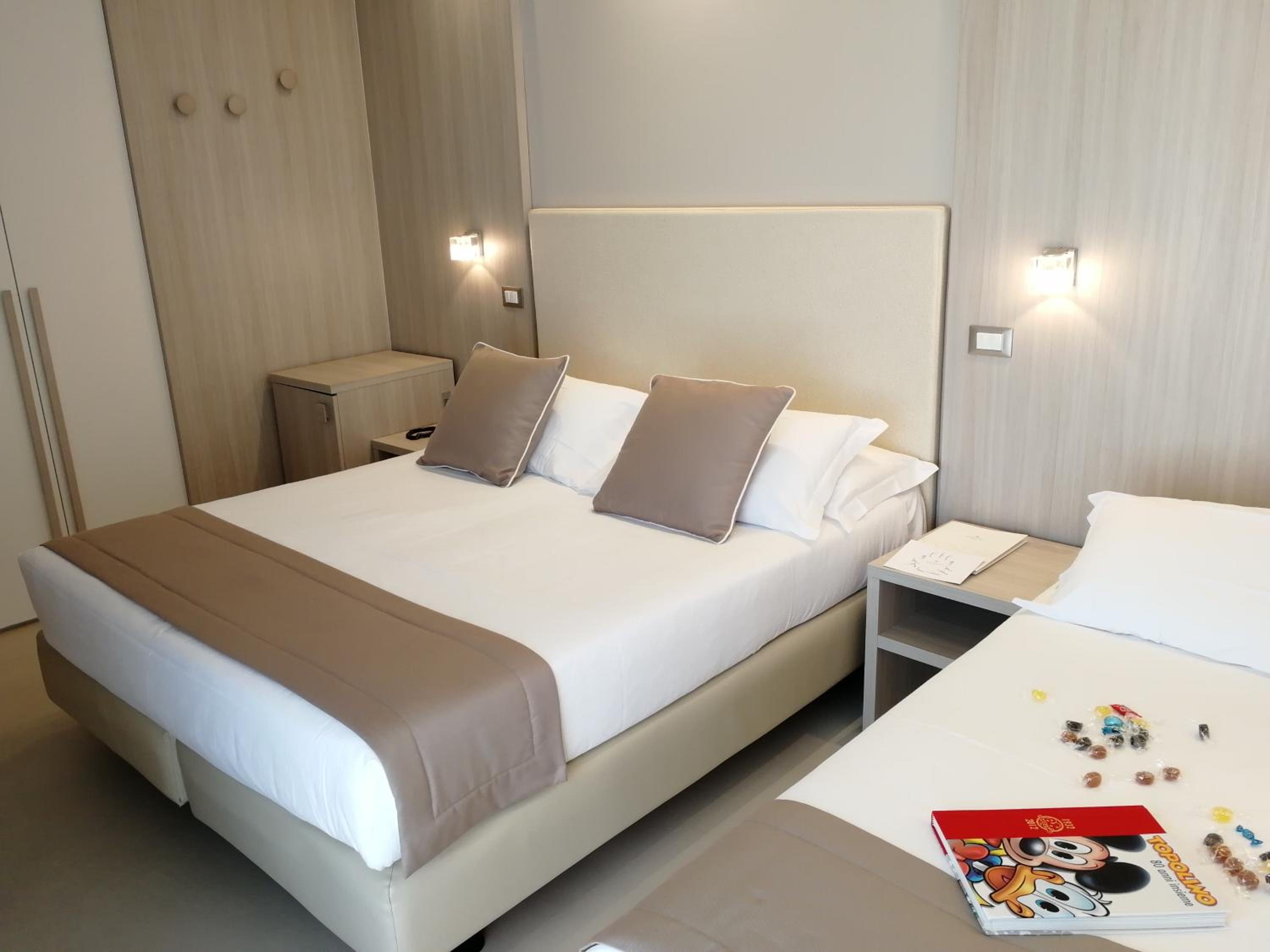 Economy Triple Room with Sea View - Photo 1
