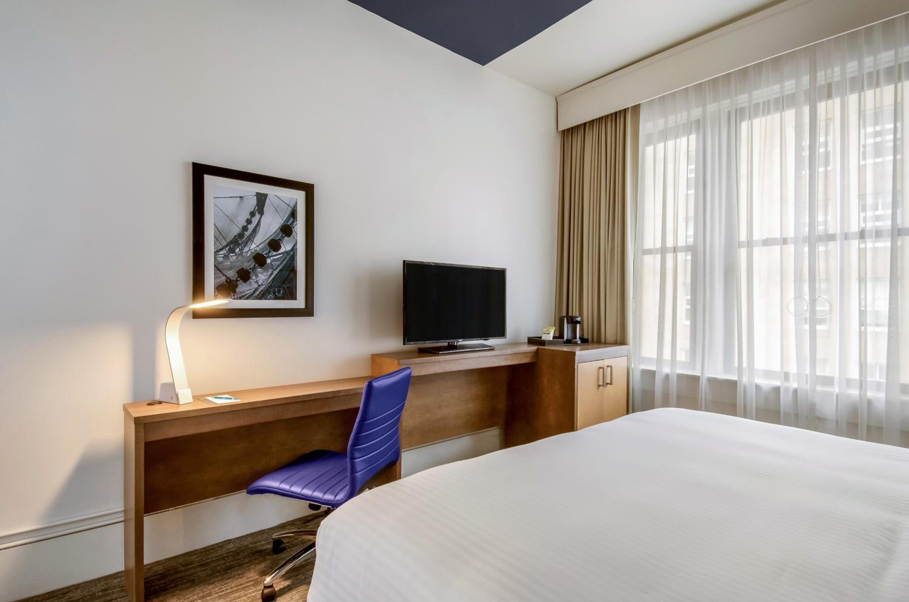 King Room - Accessible/Non-Smoking photo 3