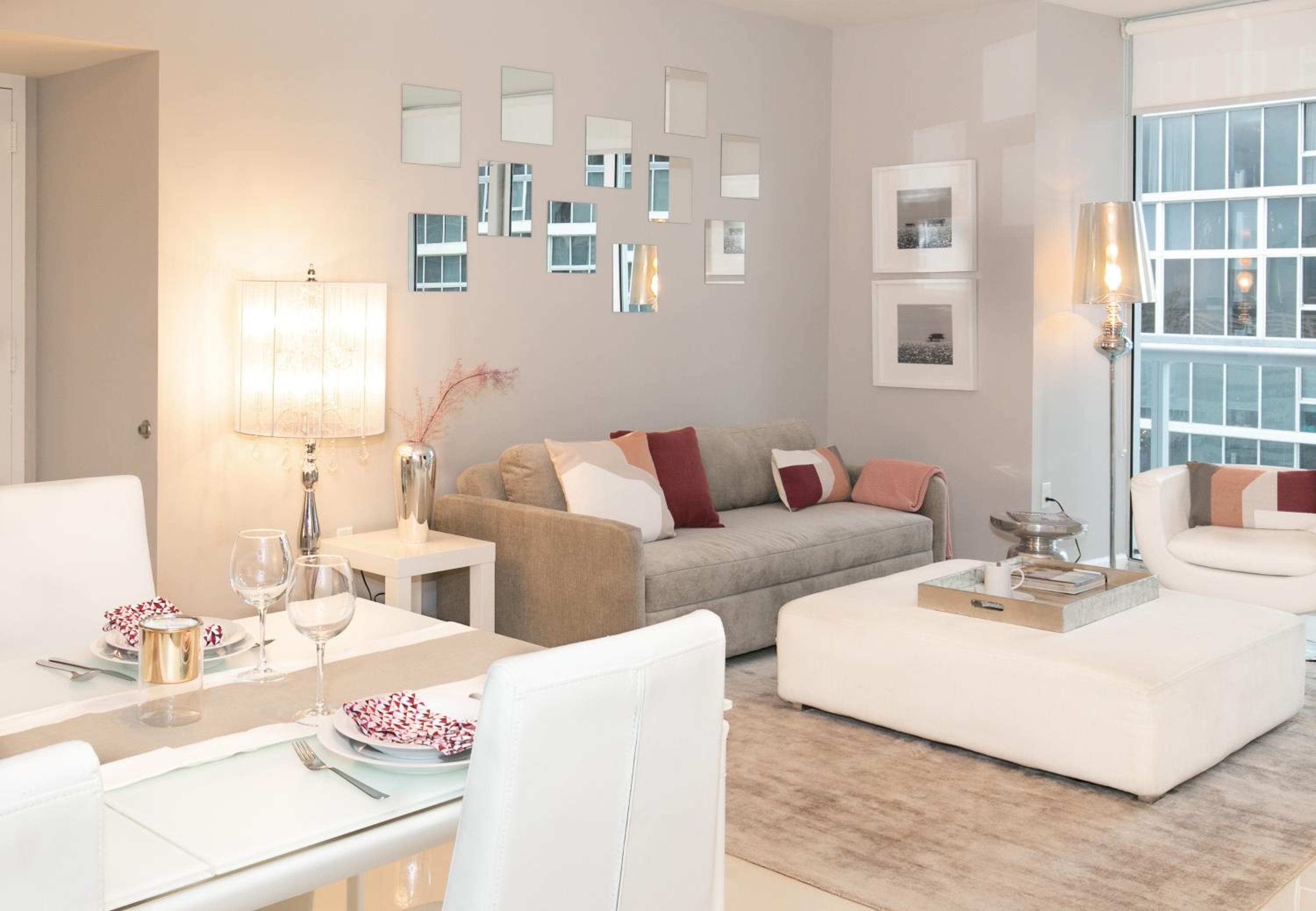 Boutique One Bedroom Apartment Ocean Views Balcony