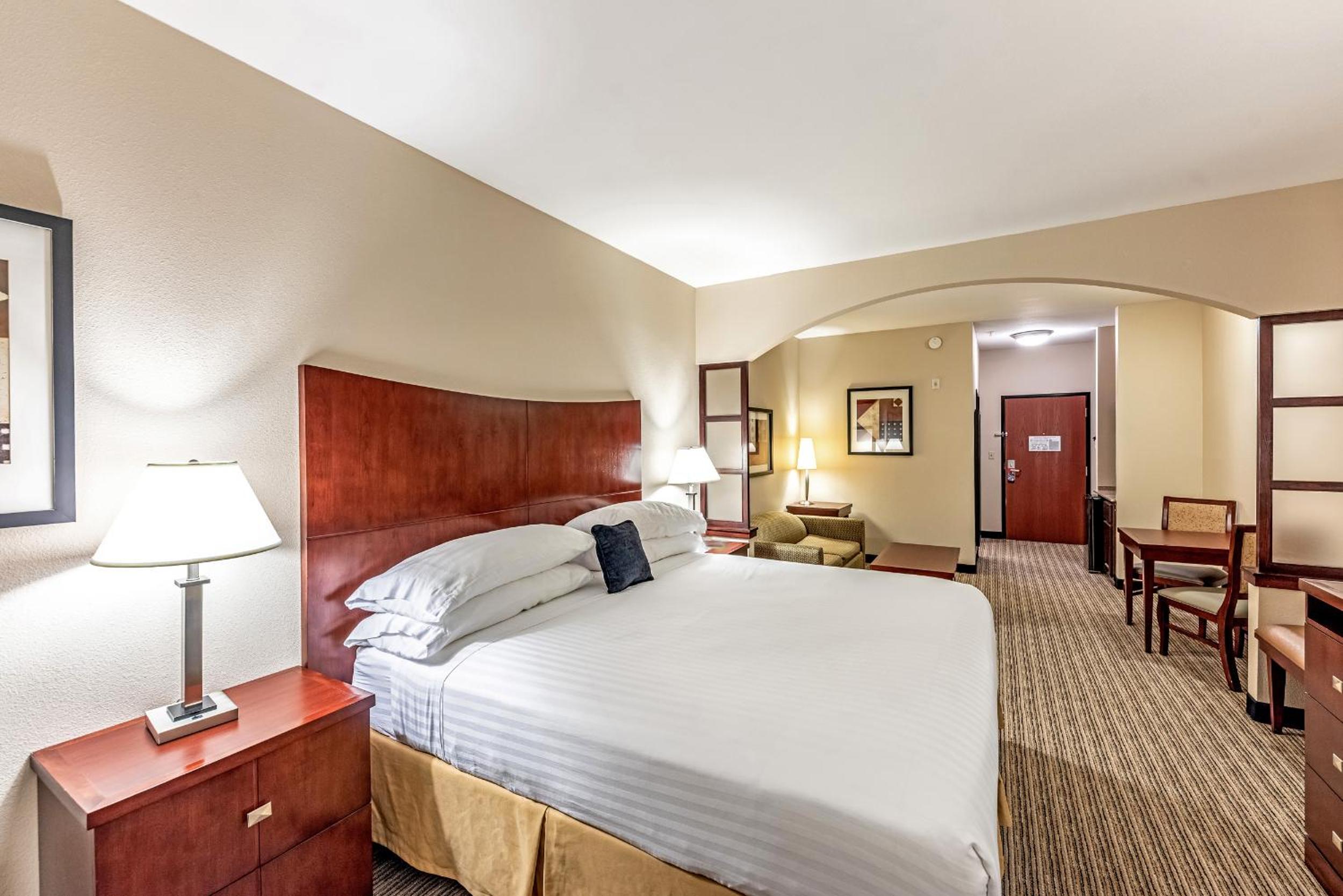 King Suite - Photo 1