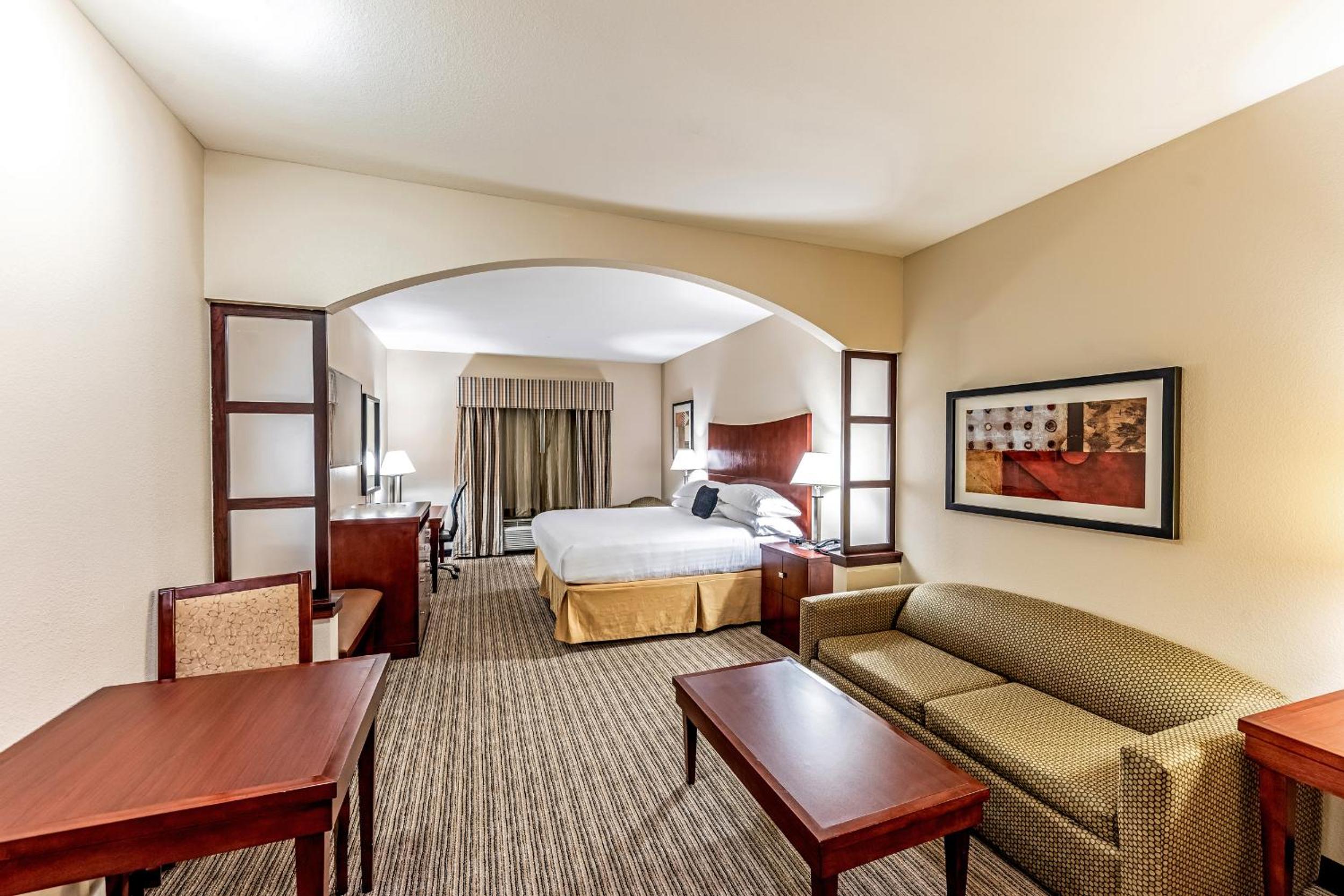 King Suite - Photo 5