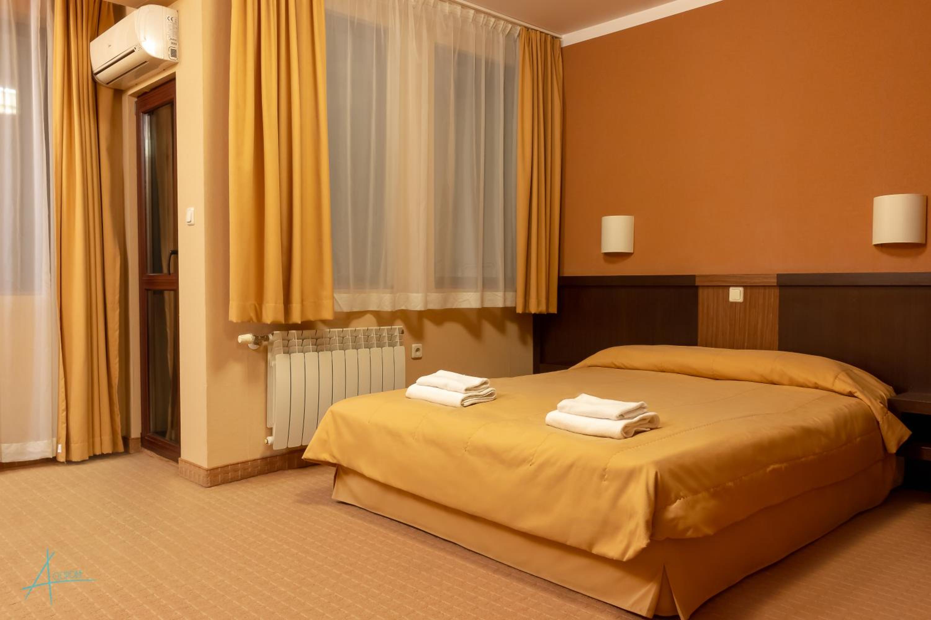 Double or Twin Room with Balcony photo 3