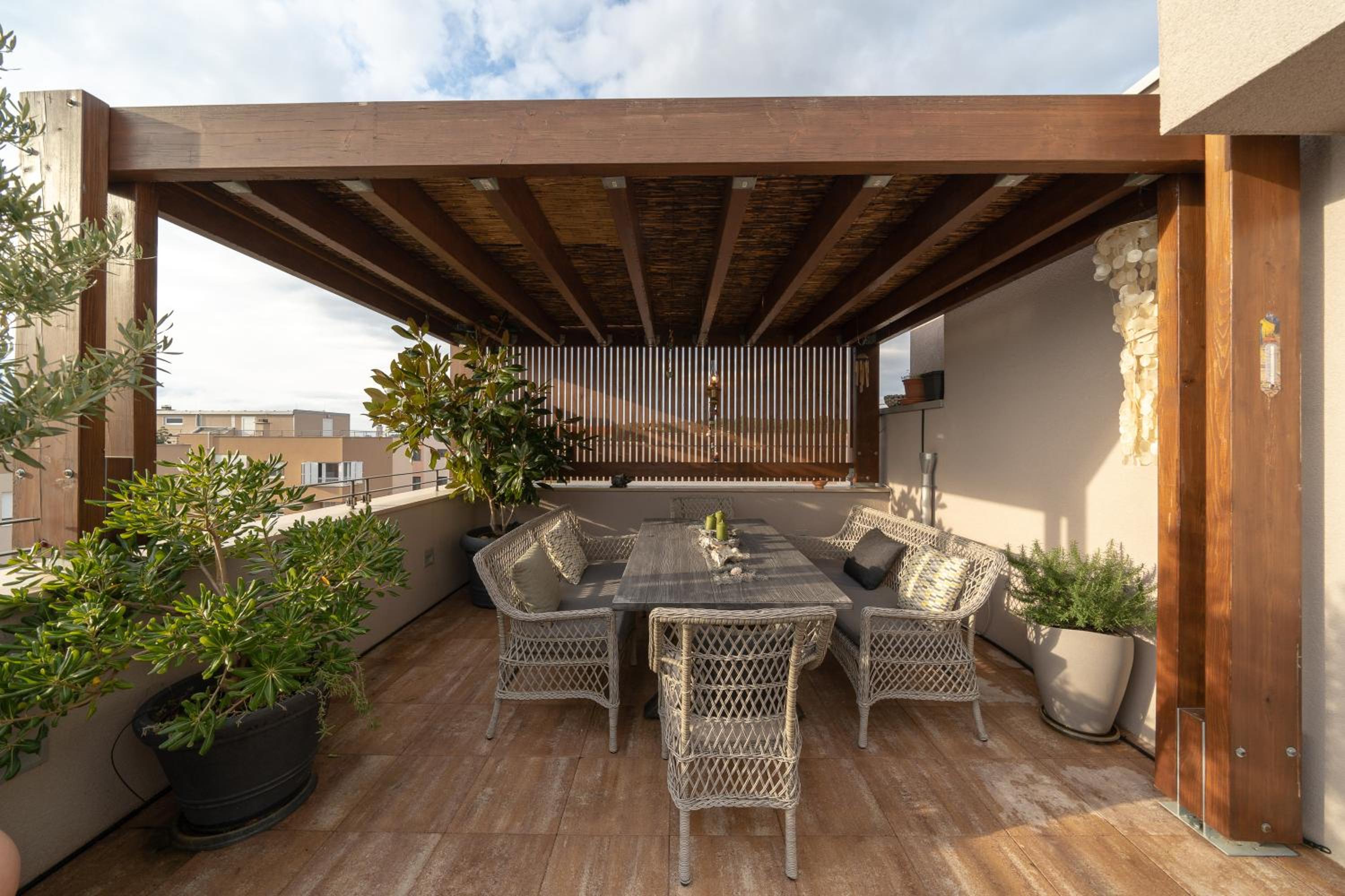 Penthouse Apartment - Photo 3