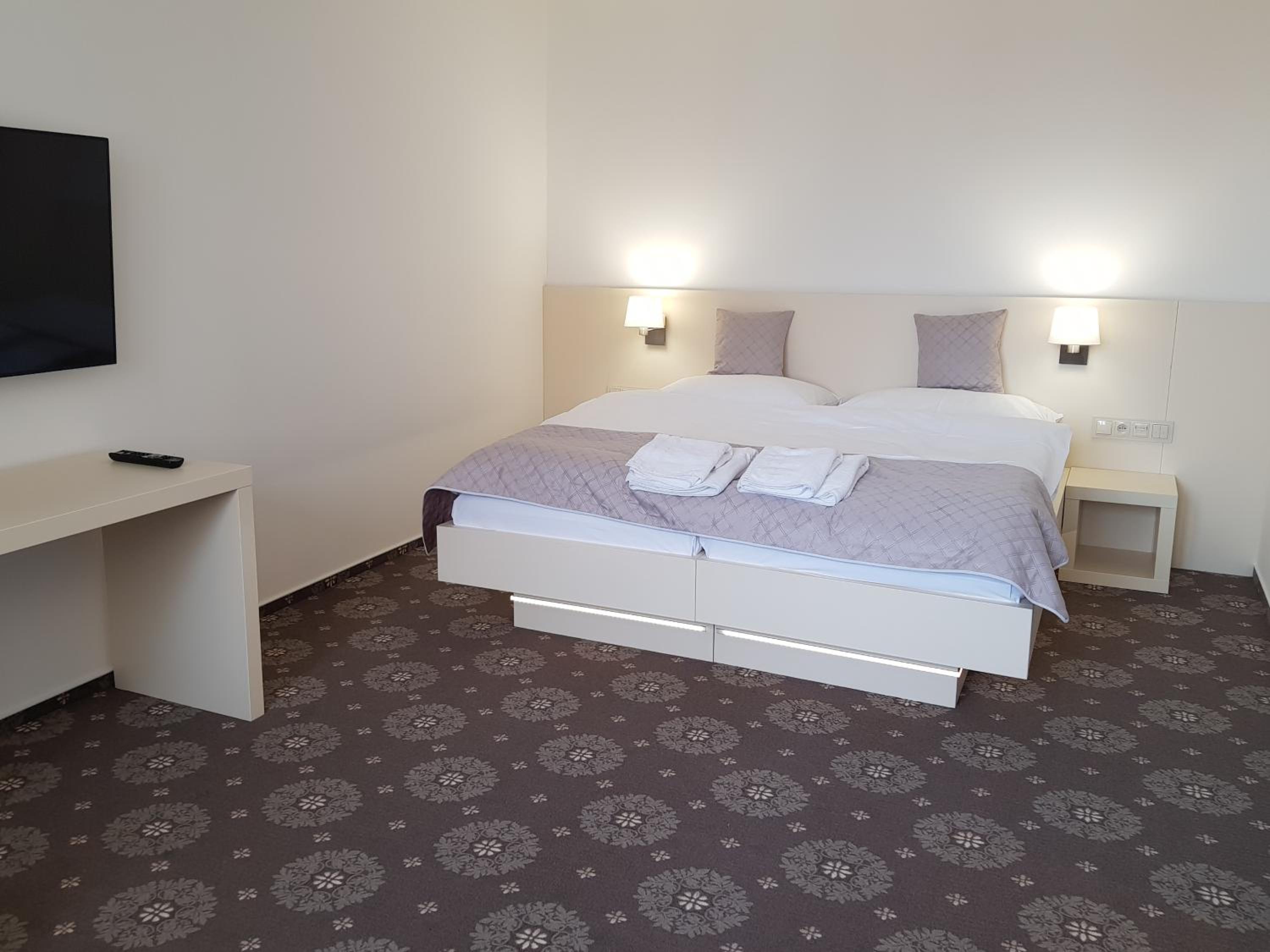 Double Room with Extra Bed photo 3