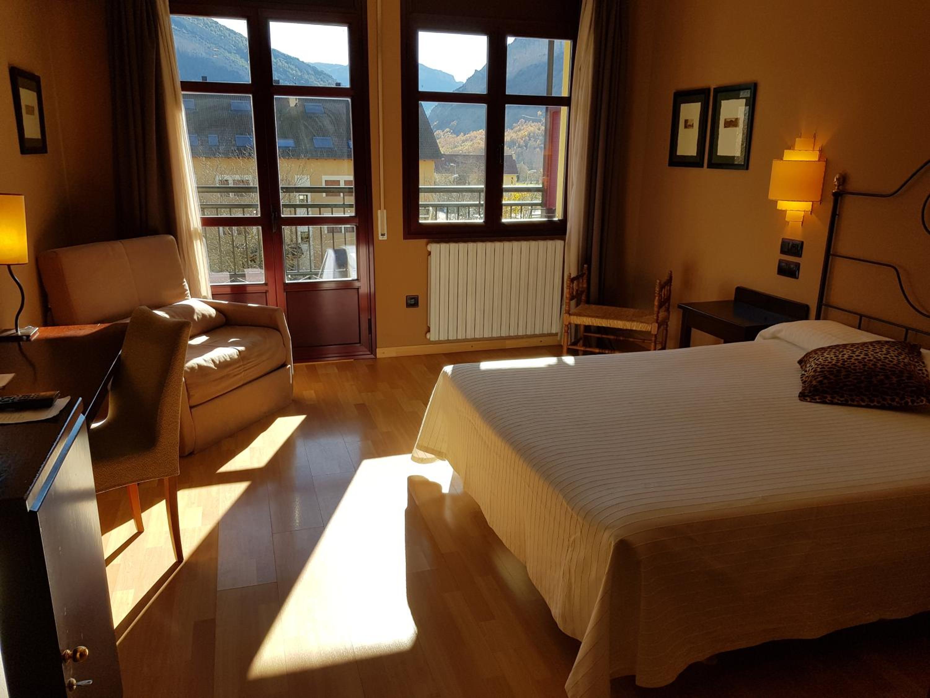 Double Room with Terrace - Photo 2