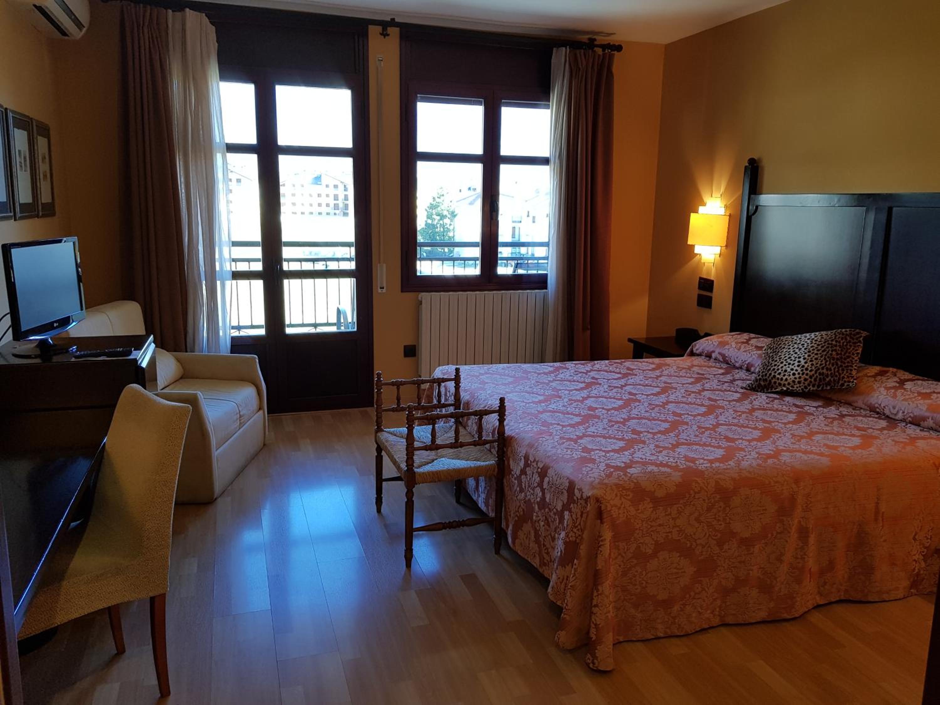 Superior Double Room - Photo 2