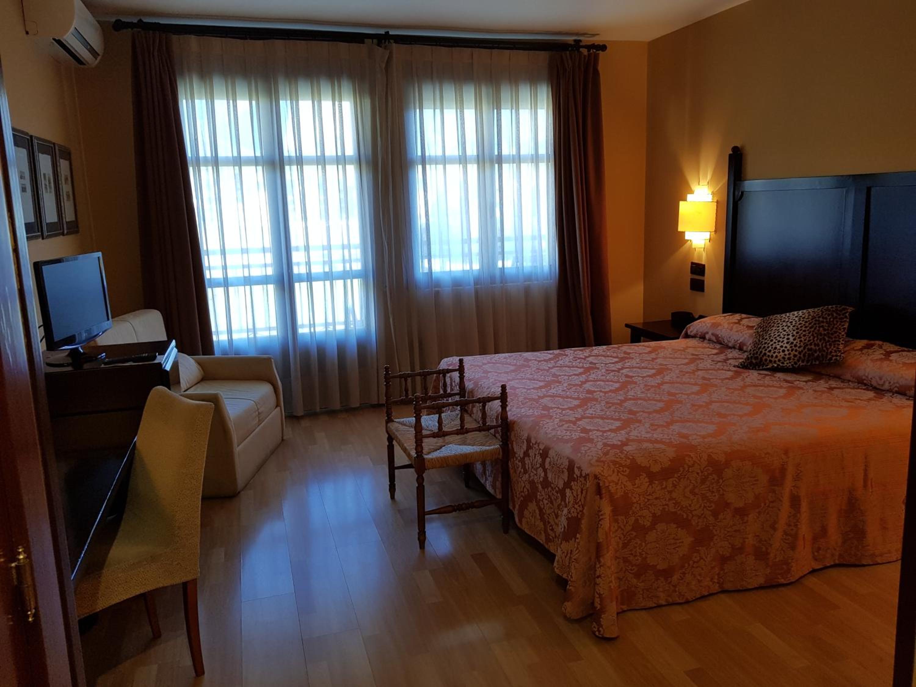 Superior Double Room - Photo 1