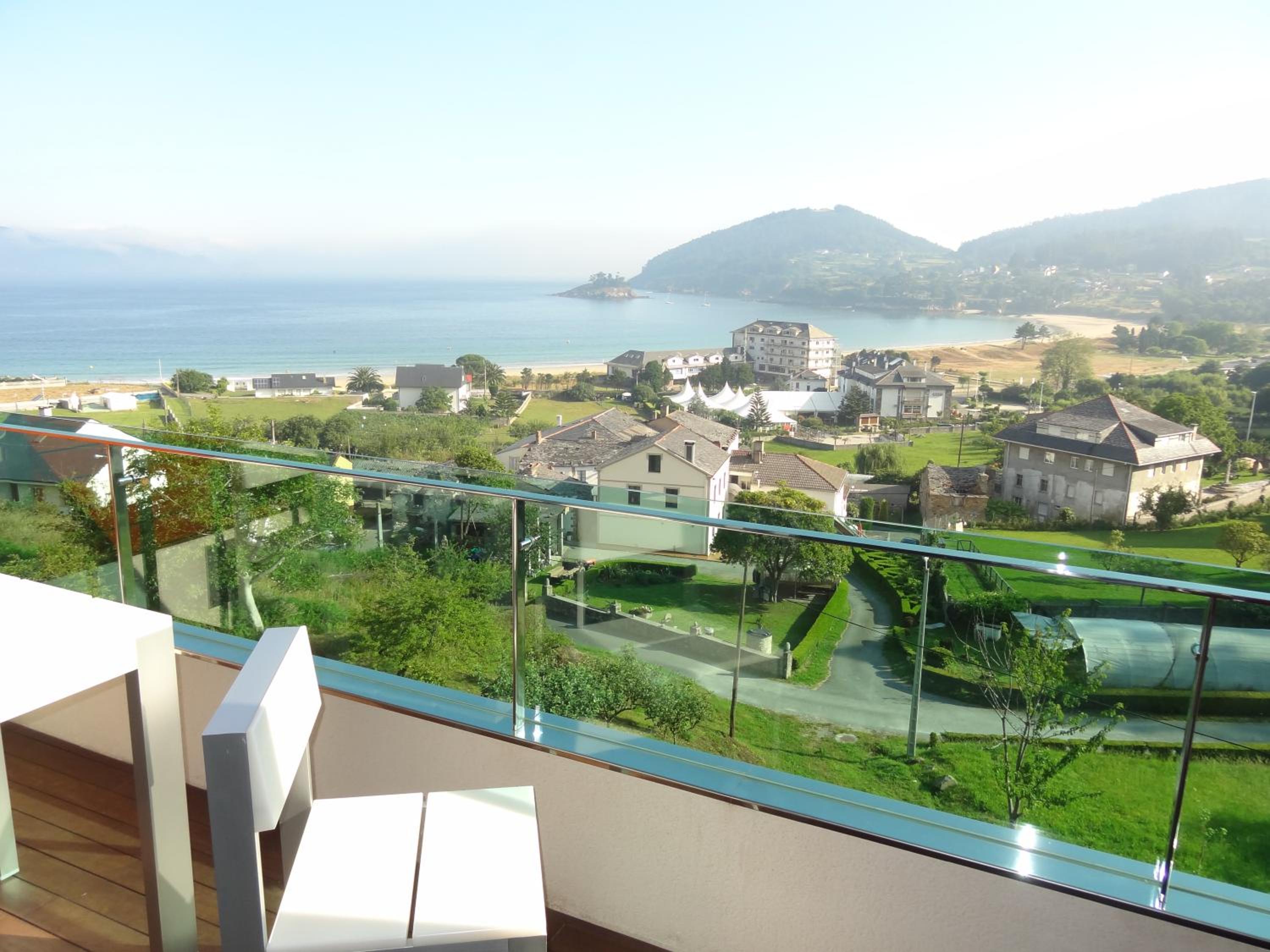 Double or Twin Room with Terrace and Sea View - Photo 6