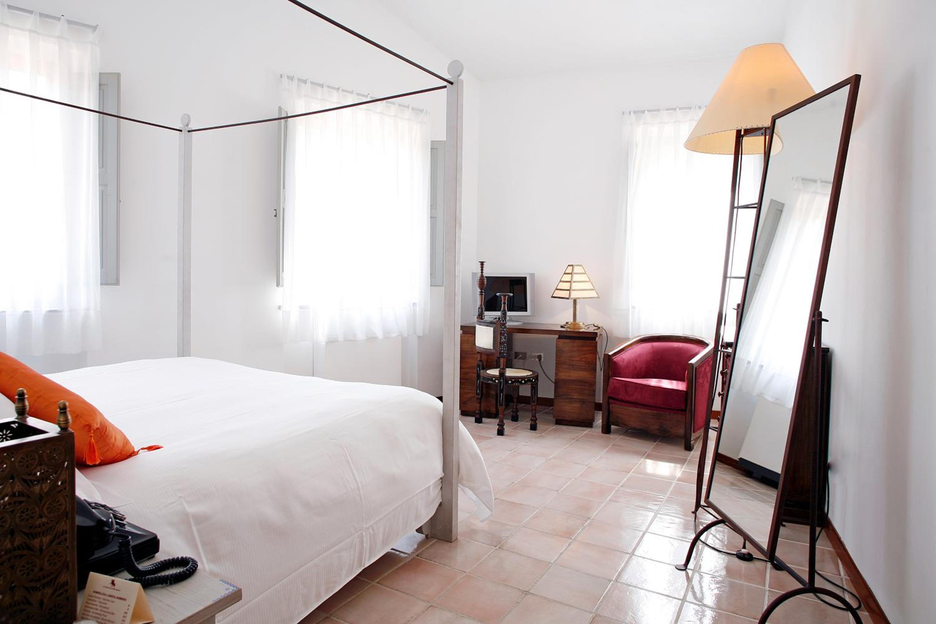 Suite - Photo 3