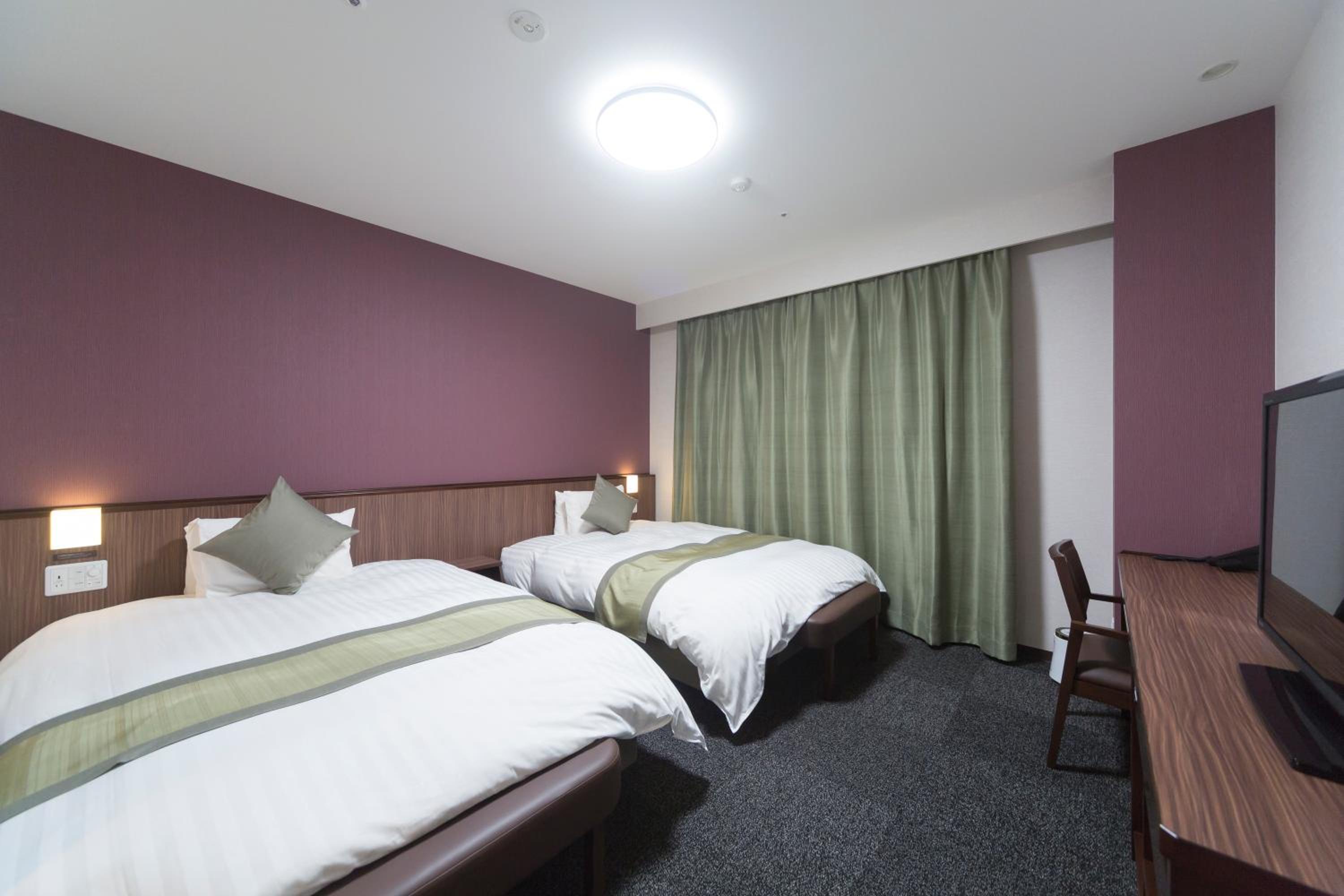 Twin Room - Non-Smoking
