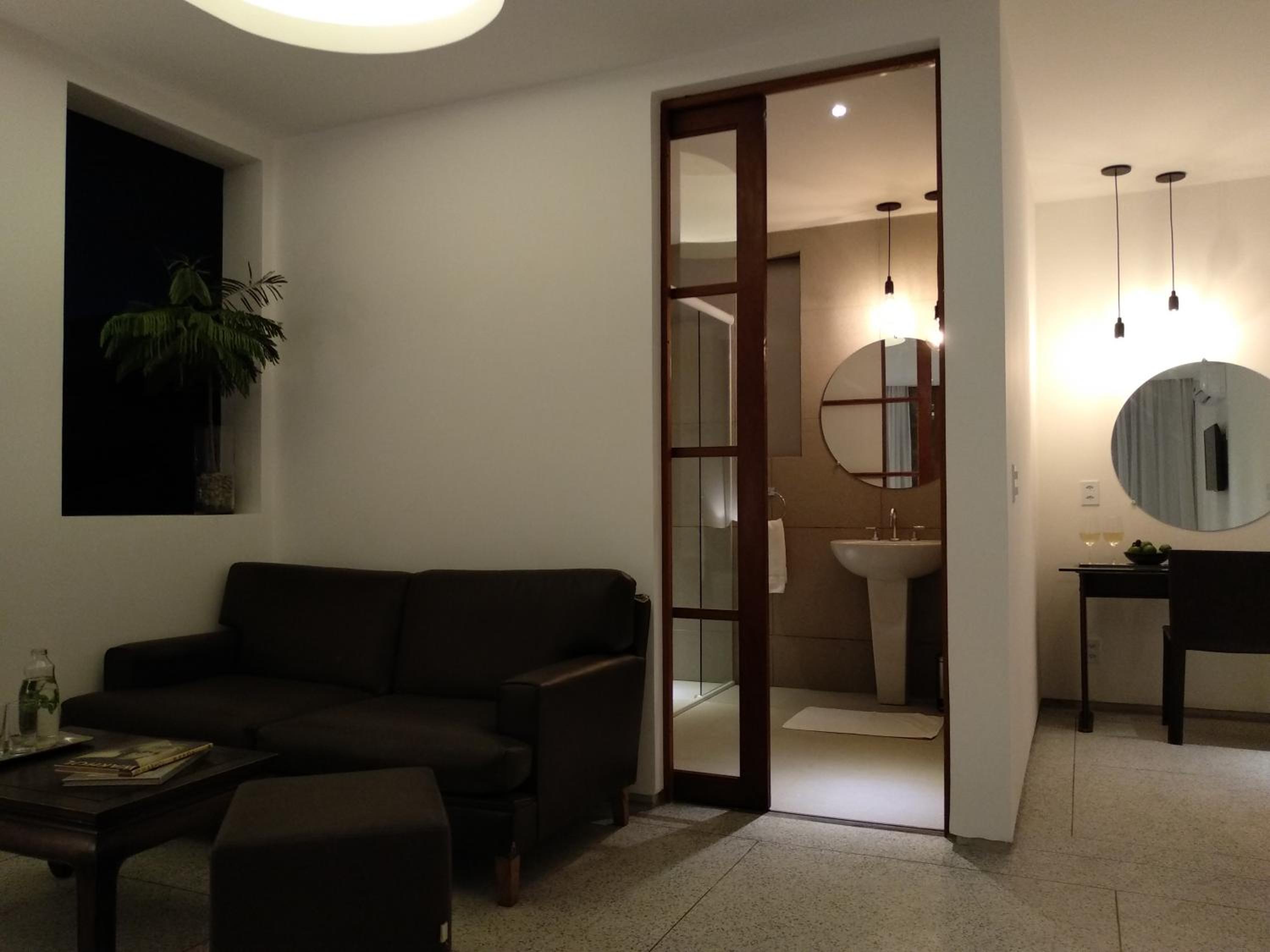Deluxe Junior Suite photo 3