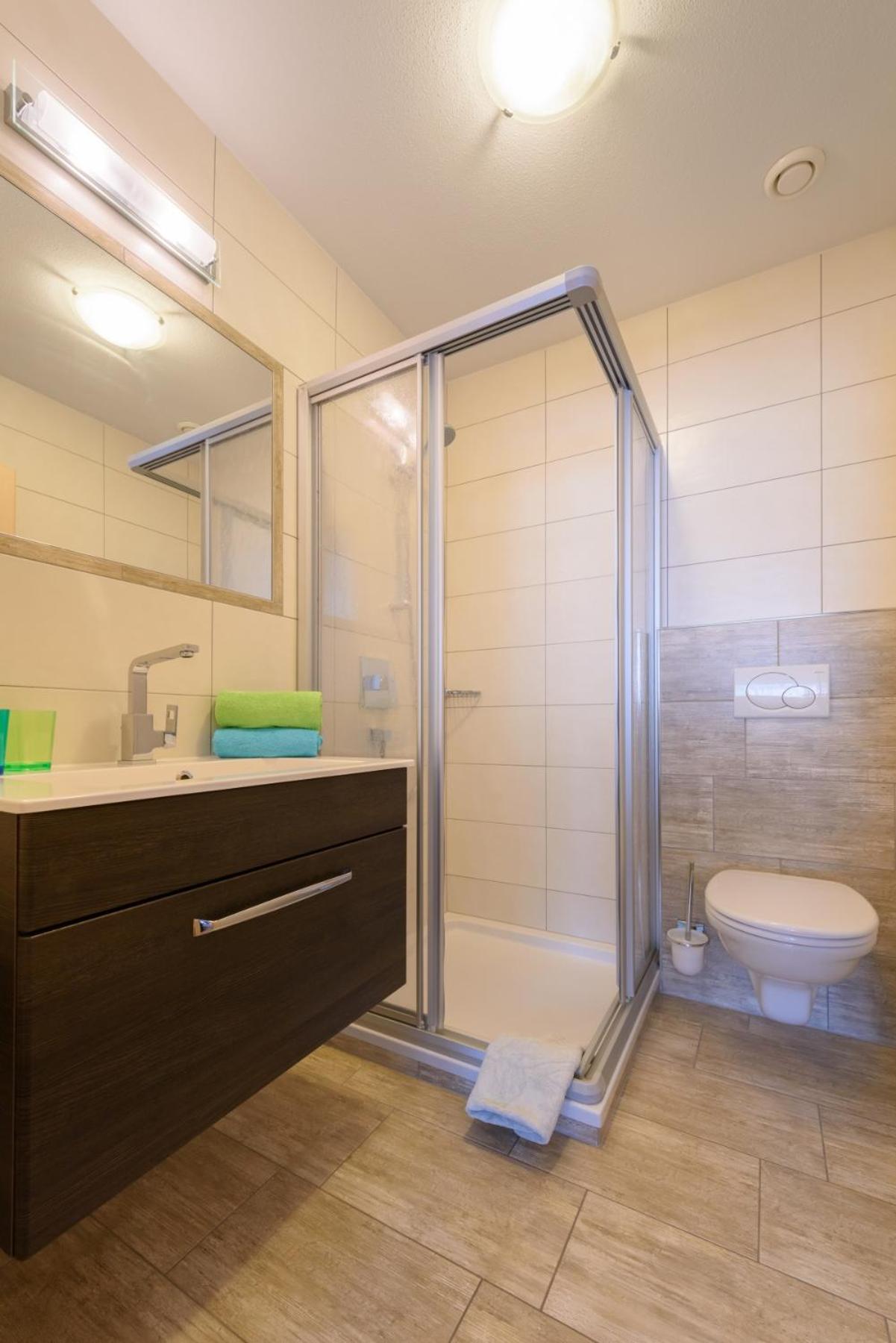 Double Room - Photo 6